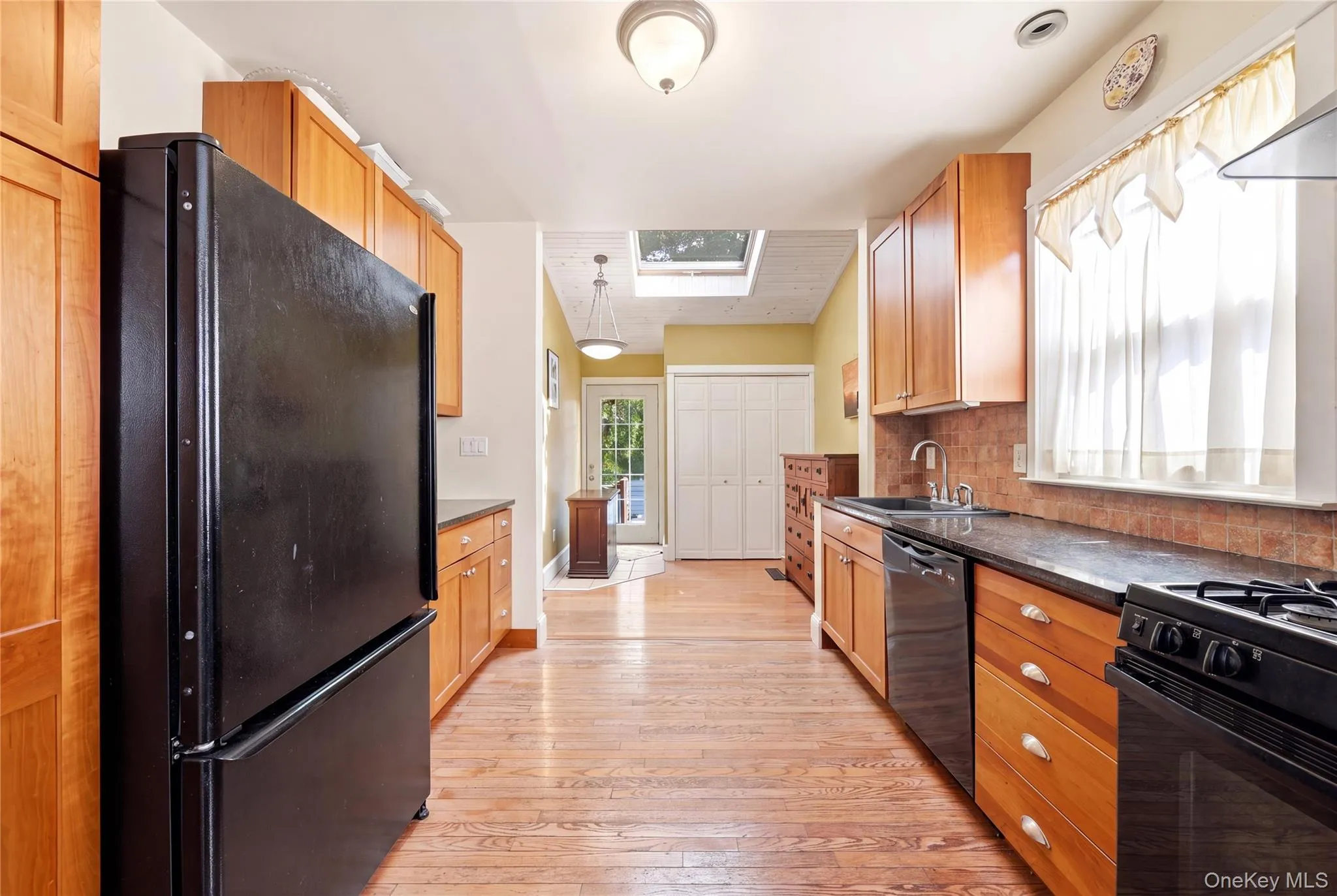 100 Elm Street, Islip, NY, 4 Bedrooms Bedrooms, 8 Rooms Rooms,2 BathroomsBathrooms,Residential,For Rent,Elm,0,1026497 100 Elm Street, Islip, NY, 4 Bedrooms Bedrooms, 8 Rooms Rooms,2 BathroomsBathrooms,Residential,For Rent,Elm,0,1026497
