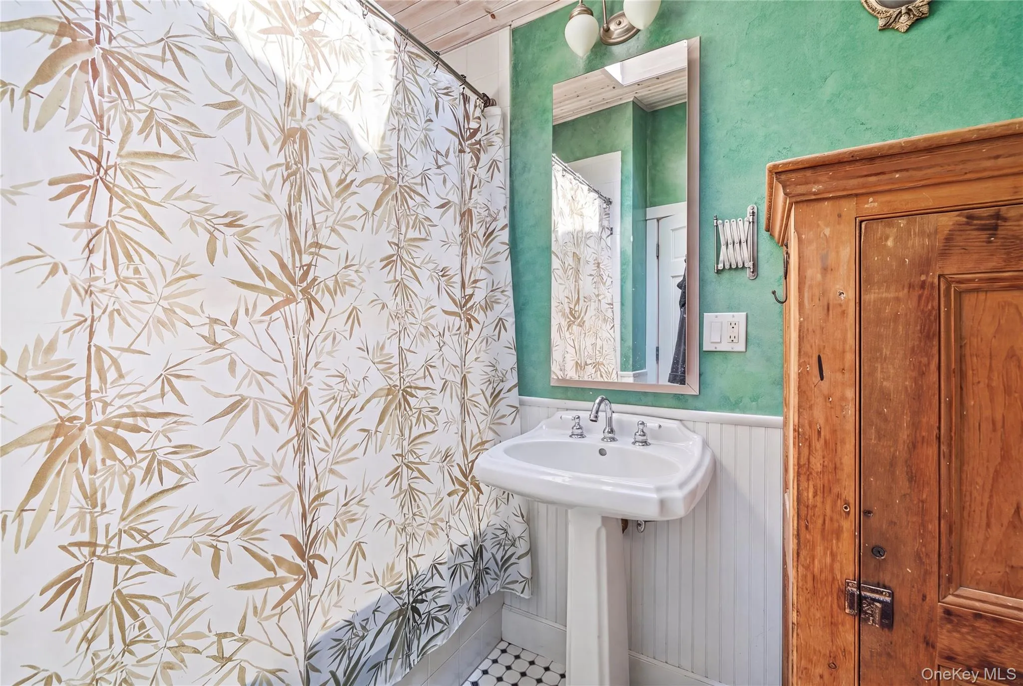 100 Elm Street, Islip, NY, 4 Bedrooms Bedrooms, 8 Rooms Rooms,2 BathroomsBathrooms,Residential,For Rent,Elm,0,1026497 100 Elm Street, Islip, NY, 4 Bedrooms Bedrooms, 8 Rooms Rooms,2 BathroomsBathrooms,Residential,For Rent,Elm,0,1026497