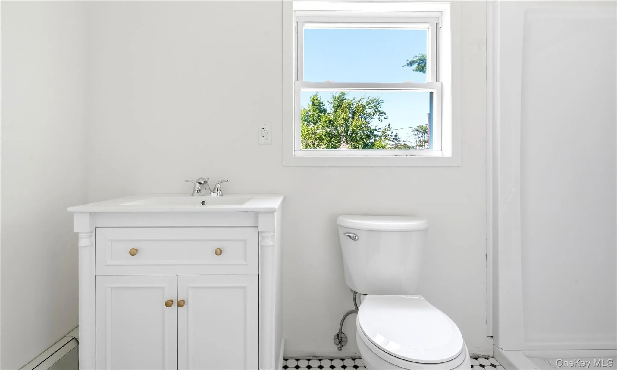 100 Elm Street, Islip, NY, 4 Bedrooms Bedrooms, 8 Rooms Rooms,2 BathroomsBathrooms,Residential,For Rent,Elm,0,1026497 100 Elm Street, Islip, NY, 4 Bedrooms Bedrooms, 8 Rooms Rooms,2 BathroomsBathrooms,Residential,For Rent,Elm,0,1026497