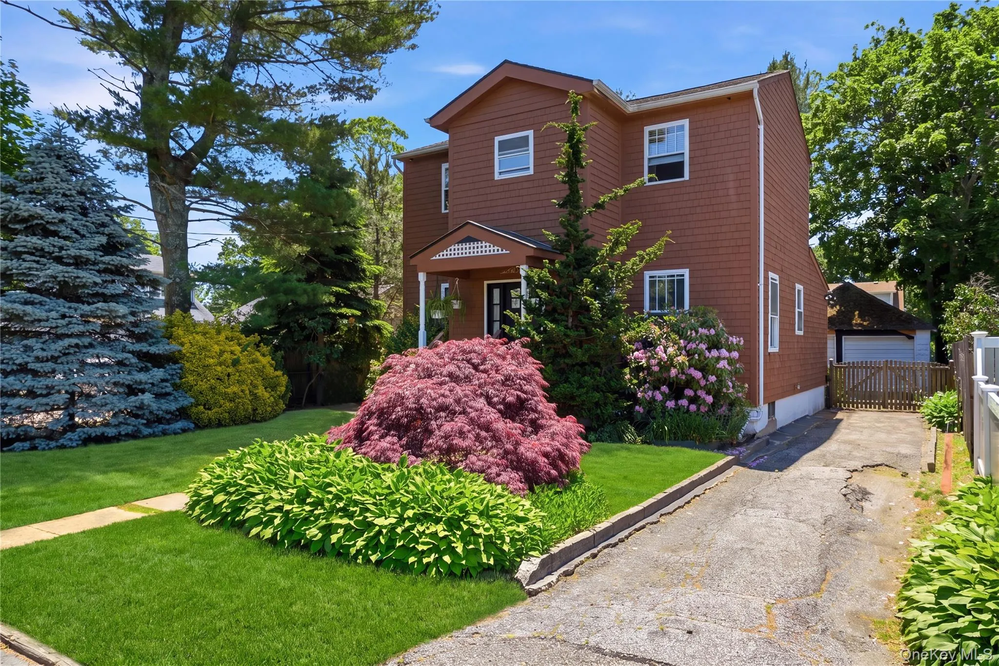 100 Elm Street, Islip, NY, 4 Bedrooms Bedrooms, 8 Rooms Rooms,2 BathroomsBathrooms,Residential,For Rent,Elm,0,1026497 100 Elm Street, Islip, NY, 4 Bedrooms Bedrooms, 8 Rooms Rooms,2 BathroomsBathrooms,Residential,For Rent,Elm,0,1026497