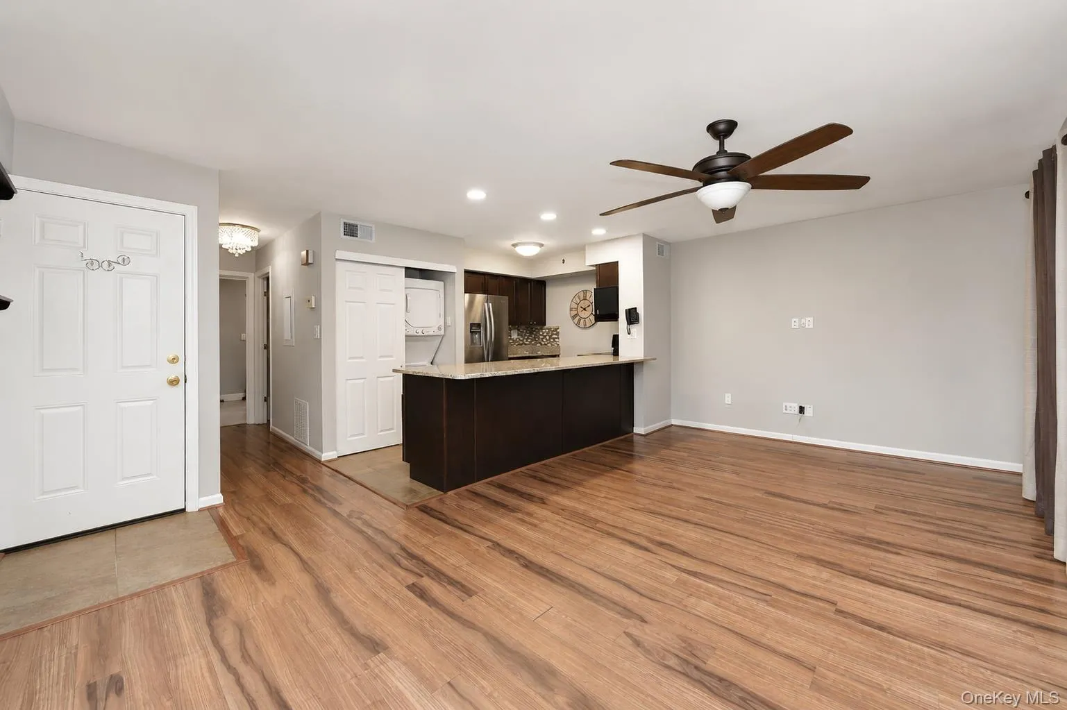 1 Anchorage Way, Hempstead, NY, 1 Bedroom Bedrooms, 4 Rooms Rooms,1 BathroomBathrooms,Residential,For Rent,Anchorage,0,1026498 1 Anchorage Way, Hempstead, NY, 1 Bedroom Bedrooms, 4 Rooms Rooms,1 BathroomBathrooms,Residential,For Rent,Anchorage,0,1026498