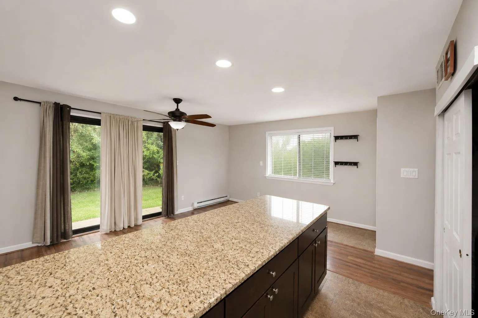 1 Anchorage Way, Hempstead, NY, 1 Bedroom Bedrooms, 4 Rooms Rooms,1 BathroomBathrooms,Residential,For Rent,Anchorage,0,1026498 1 Anchorage Way, Hempstead, NY, 1 Bedroom Bedrooms, 4 Rooms Rooms,1 BathroomBathrooms,Residential,For Rent,Anchorage,0,1026498