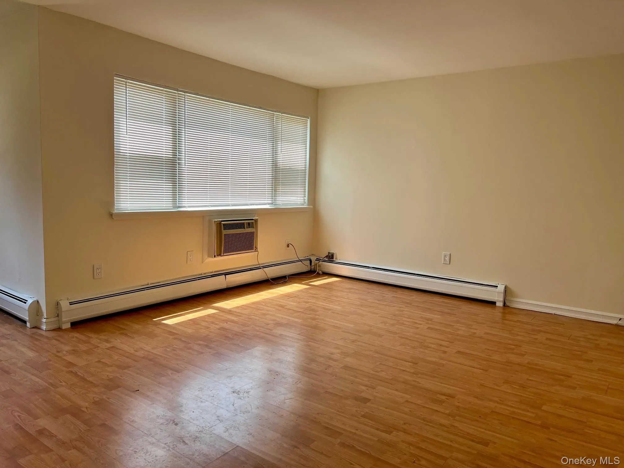 2740 South Road, Poughkeepsie, NY, 2 Bedrooms Bedrooms, 4 Rooms Rooms,1 BathroomBathrooms,Residential Lease,For Rent,South,0,1026499 2740 South Road, Poughkeepsie, NY, 2 Bedrooms Bedrooms, 4 Rooms Rooms,1 BathroomBathrooms,Residential Lease,For Rent,South,0,1026499