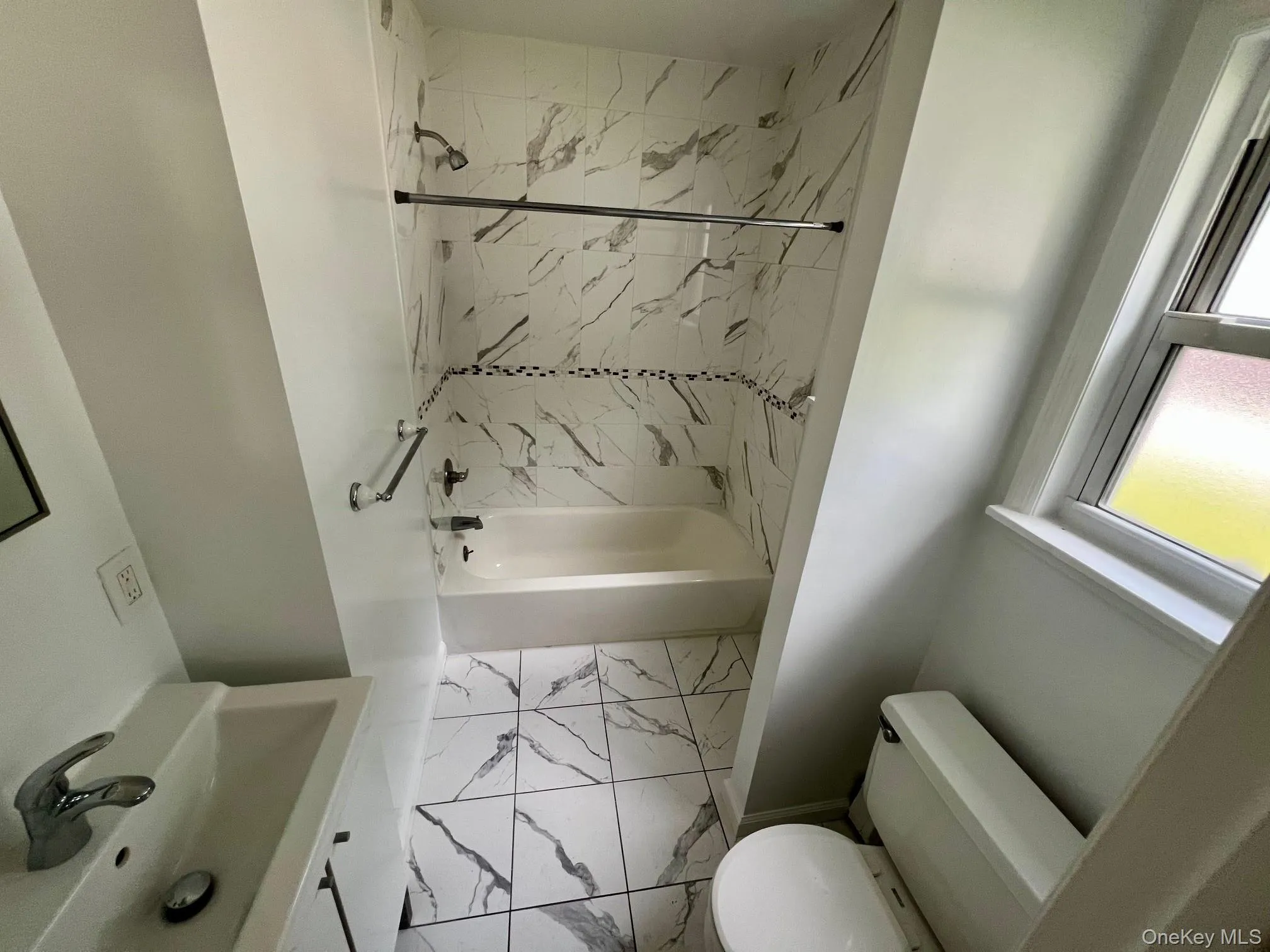 2740 South Road, Poughkeepsie, NY, 2 Bedrooms Bedrooms, 4 Rooms Rooms,1 BathroomBathrooms,Residential Lease,For Rent,South,0,1026499 2740 South Road, Poughkeepsie, NY, 2 Bedrooms Bedrooms, 4 Rooms Rooms,1 BathroomBathrooms,Residential Lease,For Rent,South,0,1026499