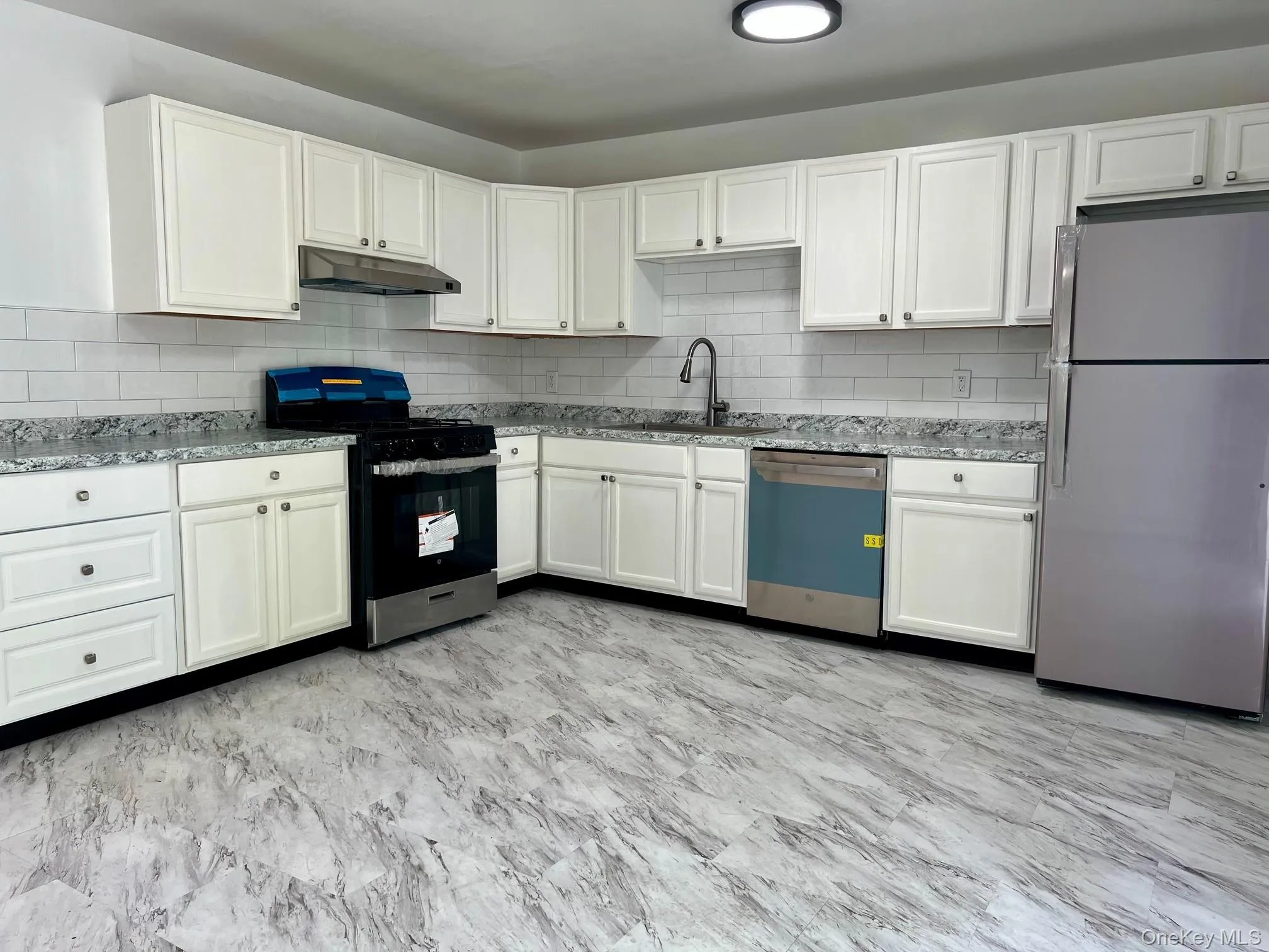 2740 South Road, Poughkeepsie, NY, 2 Bedrooms Bedrooms, 4 Rooms Rooms,1 BathroomBathrooms,Residential Lease,For Rent,South,0,1026499 2740 South Road, Poughkeepsie, NY, 2 Bedrooms Bedrooms, 4 Rooms Rooms,1 BathroomBathrooms,Residential Lease,For Rent,South,0,1026499