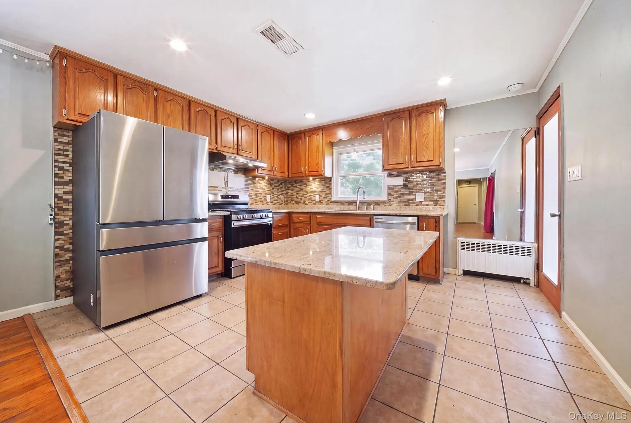 32 Lake Avenue, Babylon, NY, 3 Bedrooms Bedrooms, 8 Rooms Rooms,2 BathroomsBathrooms,Residential,For Rent,Lake,0,1026504 32 Lake Avenue, Babylon, NY, 3 Bedrooms Bedrooms, 8 Rooms Rooms,2 BathroomsBathrooms,Residential,For Rent,Lake,0,1026504