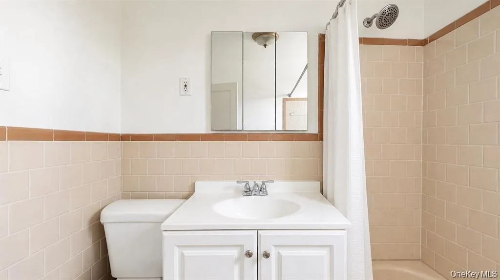 104-61 219th Street, New York, NY, 1 Bedroom Bedrooms, 3 Rooms Rooms,1 BathroomBathrooms,Residential Lease,For Rent,219th,0,1026506 104-61 219th Street, New York, NY, 1 Bedroom Bedrooms, 3 Rooms Rooms,1 BathroomBathrooms,Residential Lease,For Rent,219th,0,1026506