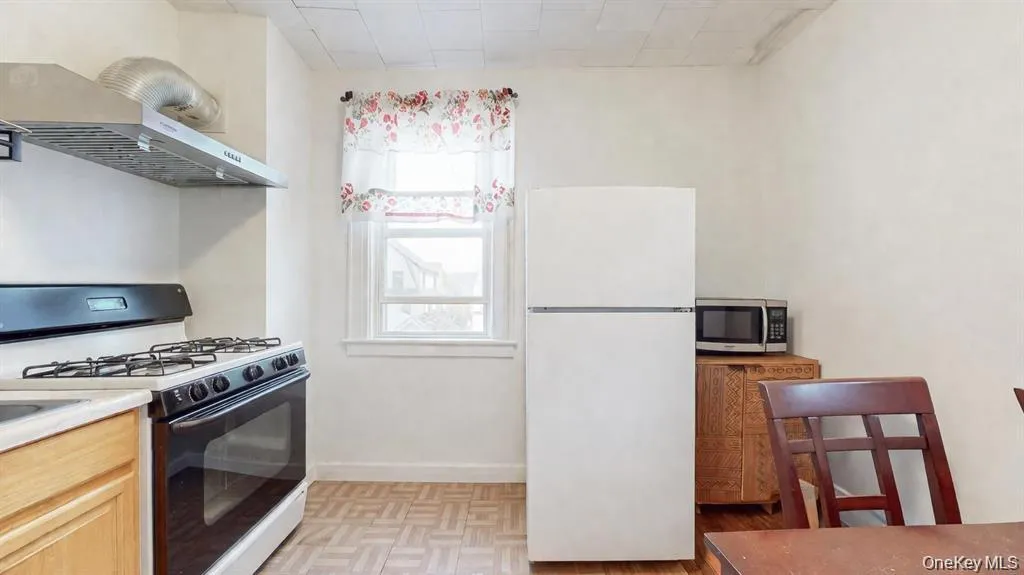 104-61 219th Street, New York, NY, 1 Bedroom Bedrooms, 3 Rooms Rooms,1 BathroomBathrooms,Residential Lease,For Rent,219th,0,1026506 104-61 219th Street, New York, NY, 1 Bedroom Bedrooms, 3 Rooms Rooms,1 BathroomBathrooms,Residential Lease,For Rent,219th,0,1026506