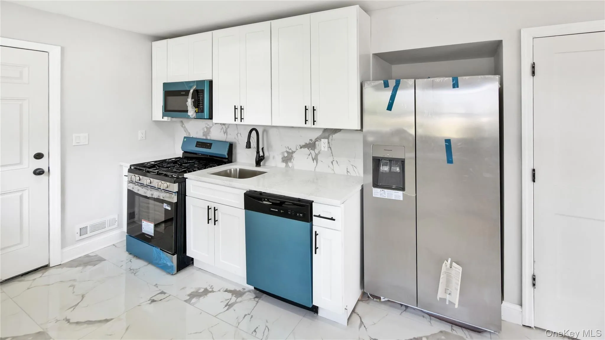 162 State Street, North Hempstead, NY, 5 Bedrooms Bedrooms, 16 Rooms Rooms,2 BathroomsBathrooms,Residential,For Rent,State,0,1026509 162 State Street, North Hempstead, NY, 5 Bedrooms Bedrooms, 16 Rooms Rooms,2 BathroomsBathrooms,Residential,For Rent,State,0,1026509