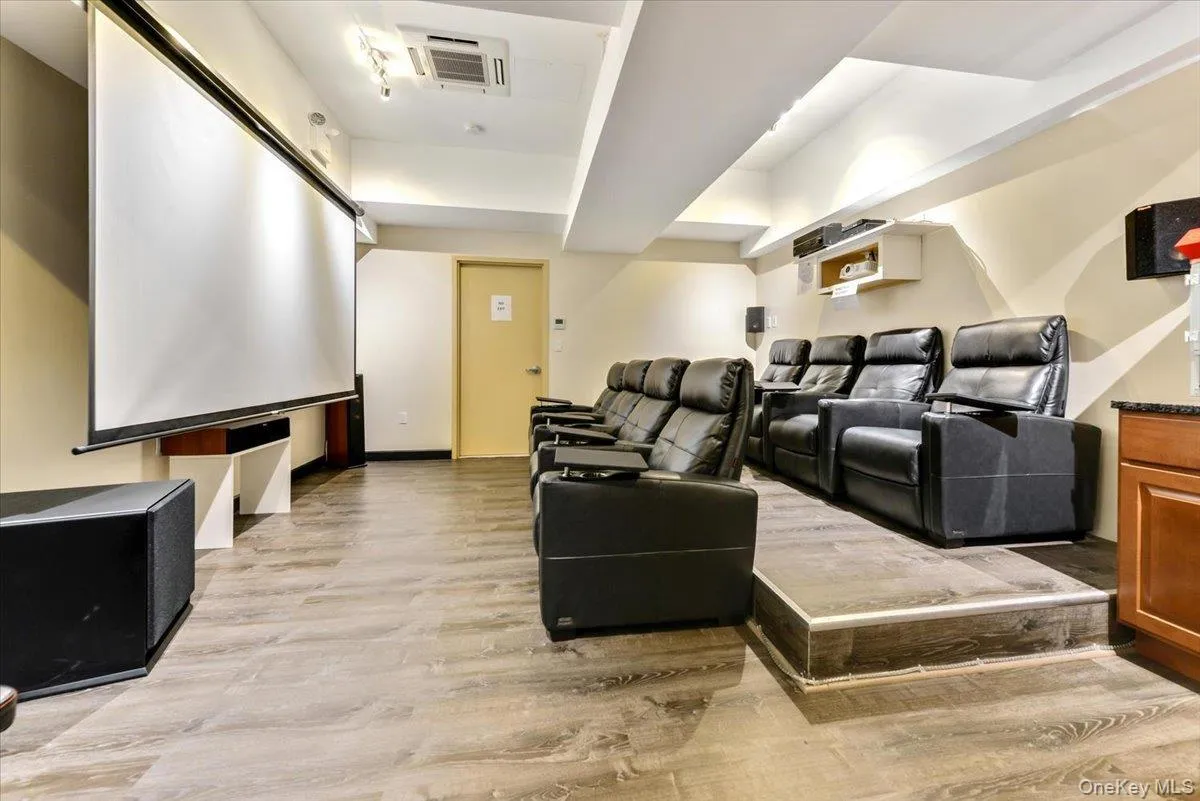 118-17 Union Turnpike, New York, NY, 1 Bedroom Bedrooms, 4 Rooms Rooms,1 BathroomBathrooms,Residential,For Rent,Union,0,1026510 118-17 Union Turnpike, New York, NY, 1 Bedroom Bedrooms, 4 Rooms Rooms,1 BathroomBathrooms,Residential,For Rent,Union,0,1026510