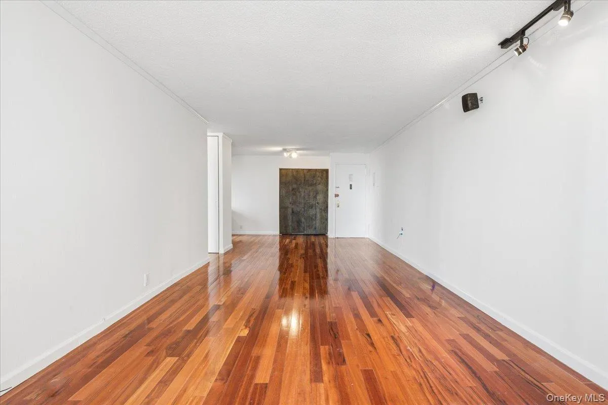 118-17 Union Turnpike, New York, NY, 1 Bedroom Bedrooms, 4 Rooms Rooms,1 BathroomBathrooms,Residential,For Rent,Union,0,1026510 118-17 Union Turnpike, New York, NY, 1 Bedroom Bedrooms, 4 Rooms Rooms,1 BathroomBathrooms,Residential,For Rent,Union,0,1026510