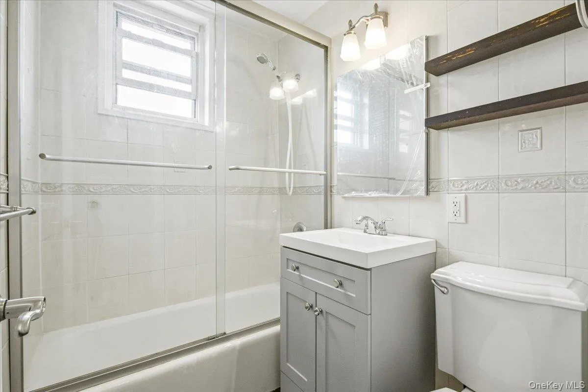 118-17 Union Turnpike, New York, NY, 1 Bedroom Bedrooms, 4 Rooms Rooms,1 BathroomBathrooms,Residential,For Rent,Union,0,1026510 118-17 Union Turnpike, New York, NY, 1 Bedroom Bedrooms, 4 Rooms Rooms,1 BathroomBathrooms,Residential,For Rent,Union,0,1026510