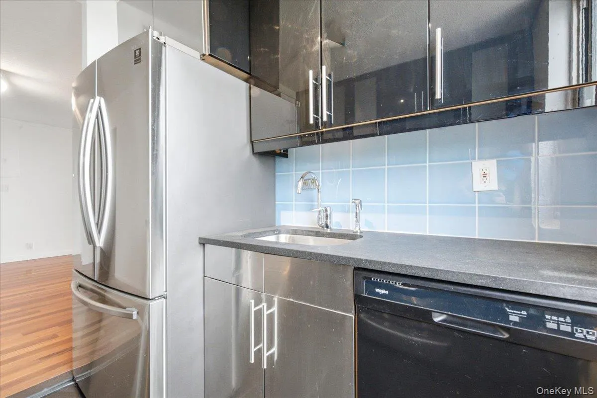 118-17 Union Turnpike, New York, NY, 1 Bedroom Bedrooms, 4 Rooms Rooms,1 BathroomBathrooms,Residential,For Rent,Union,0,1026510 118-17 Union Turnpike, New York, NY, 1 Bedroom Bedrooms, 4 Rooms Rooms,1 BathroomBathrooms,Residential,For Rent,Union,0,1026510