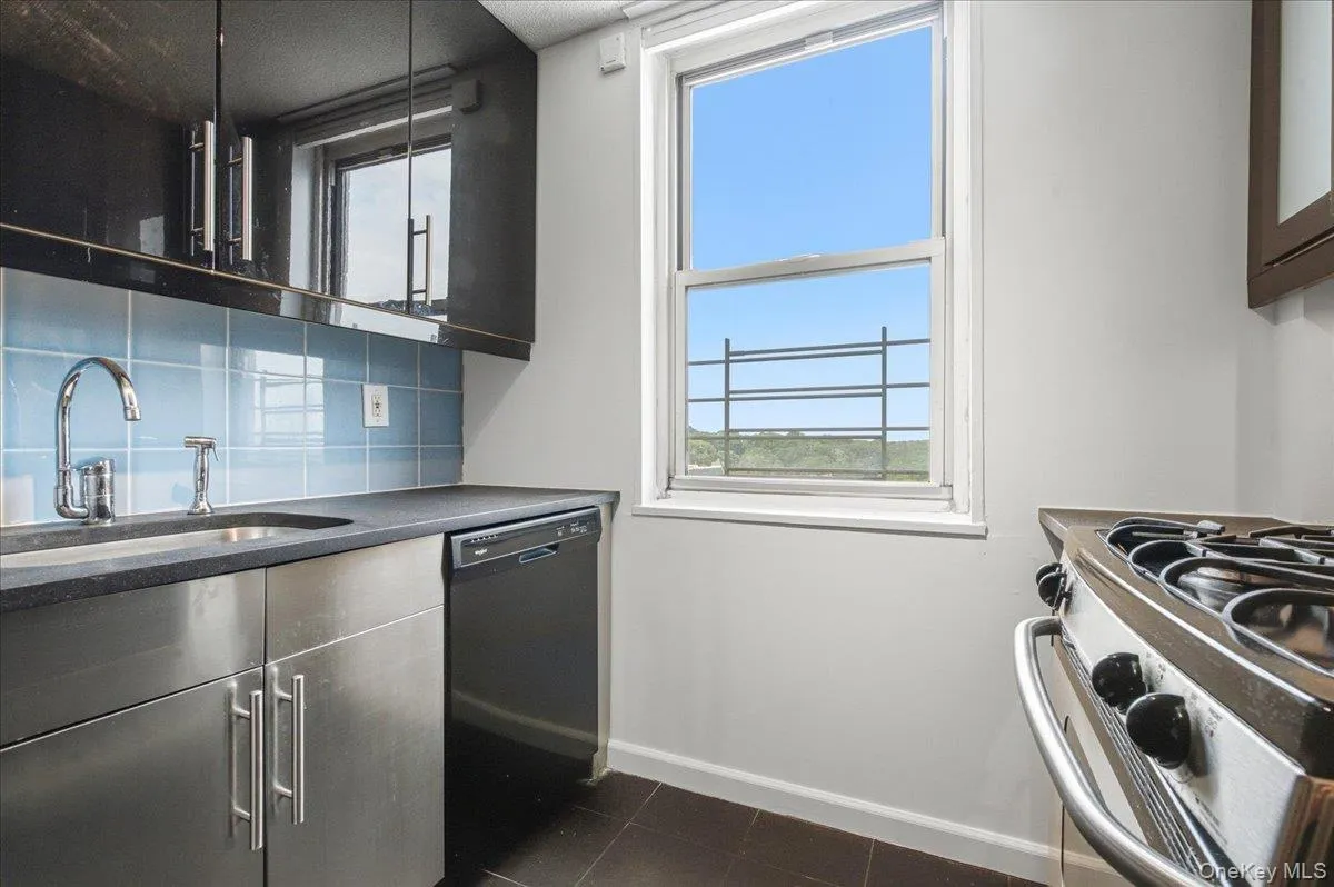 118-17 Union Turnpike, New York, NY, 1 Bedroom Bedrooms, 4 Rooms Rooms,1 BathroomBathrooms,Residential,For Rent,Union,0,1026510 118-17 Union Turnpike, New York, NY, 1 Bedroom Bedrooms, 4 Rooms Rooms,1 BathroomBathrooms,Residential,For Rent,Union,0,1026510