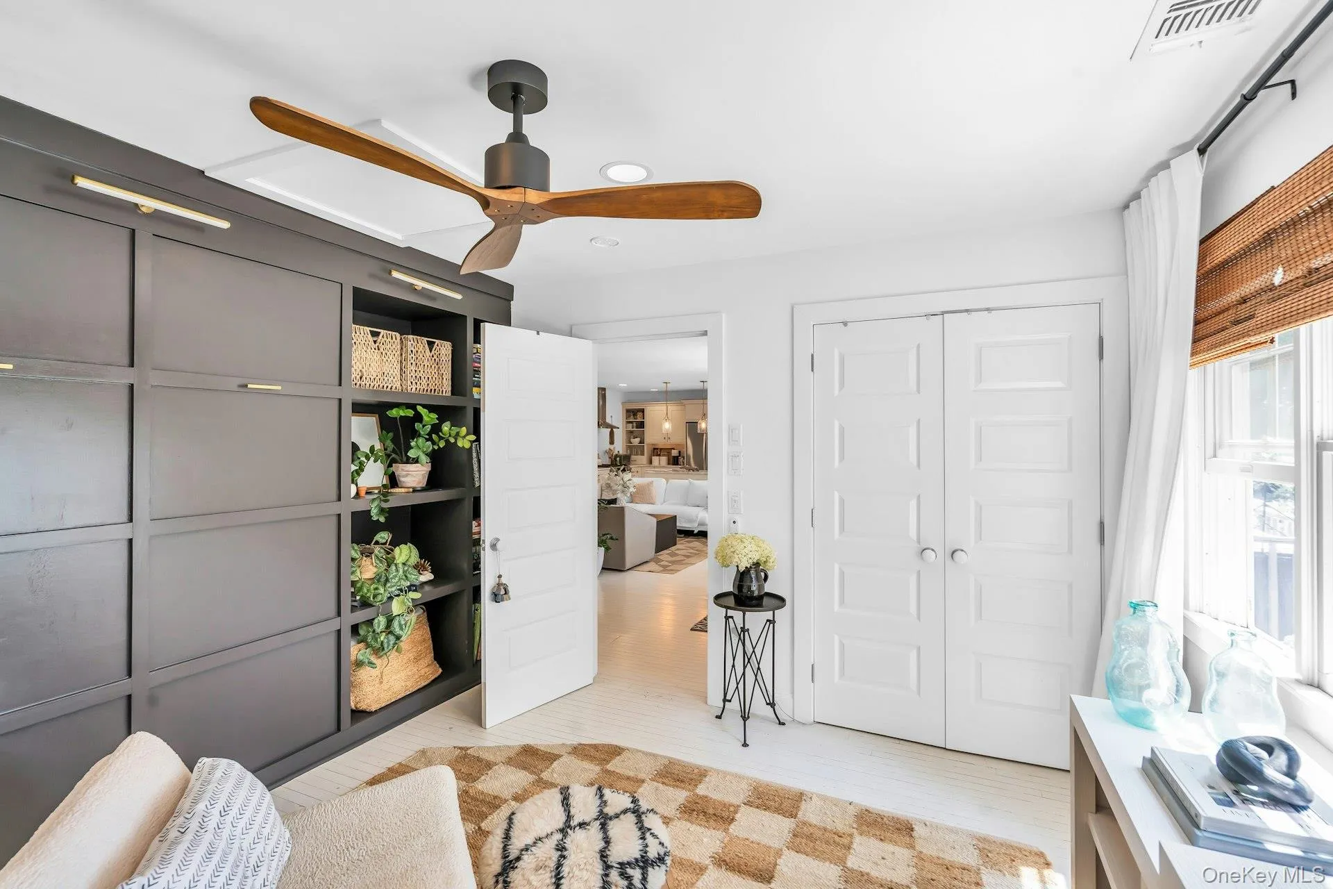 Beautiful office or third bedroom with built in pull down Murphy bed Beautiful office or third bedroom with built in pull down Murphy bed