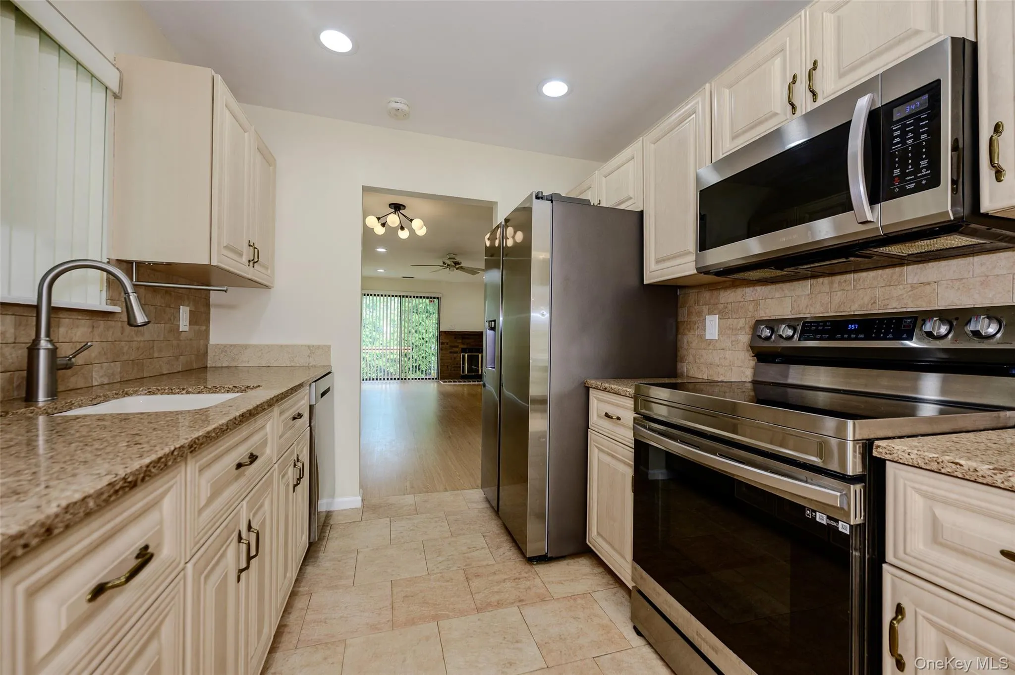 Stainless Steel appliances & high hats Stainless Steel appliances & high hats