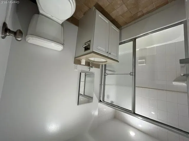86 Shore Road, North Hempstead, NY, 1 Bedroom Bedrooms, 3 Rooms Rooms,1 BathroomBathrooms,Residential Lease,For Rent,Shore,0,1026523 86 Shore Road, North Hempstead, NY, 1 Bedroom Bedrooms, 3 Rooms Rooms,1 BathroomBathrooms,Residential Lease,For Rent,Shore,0,1026523