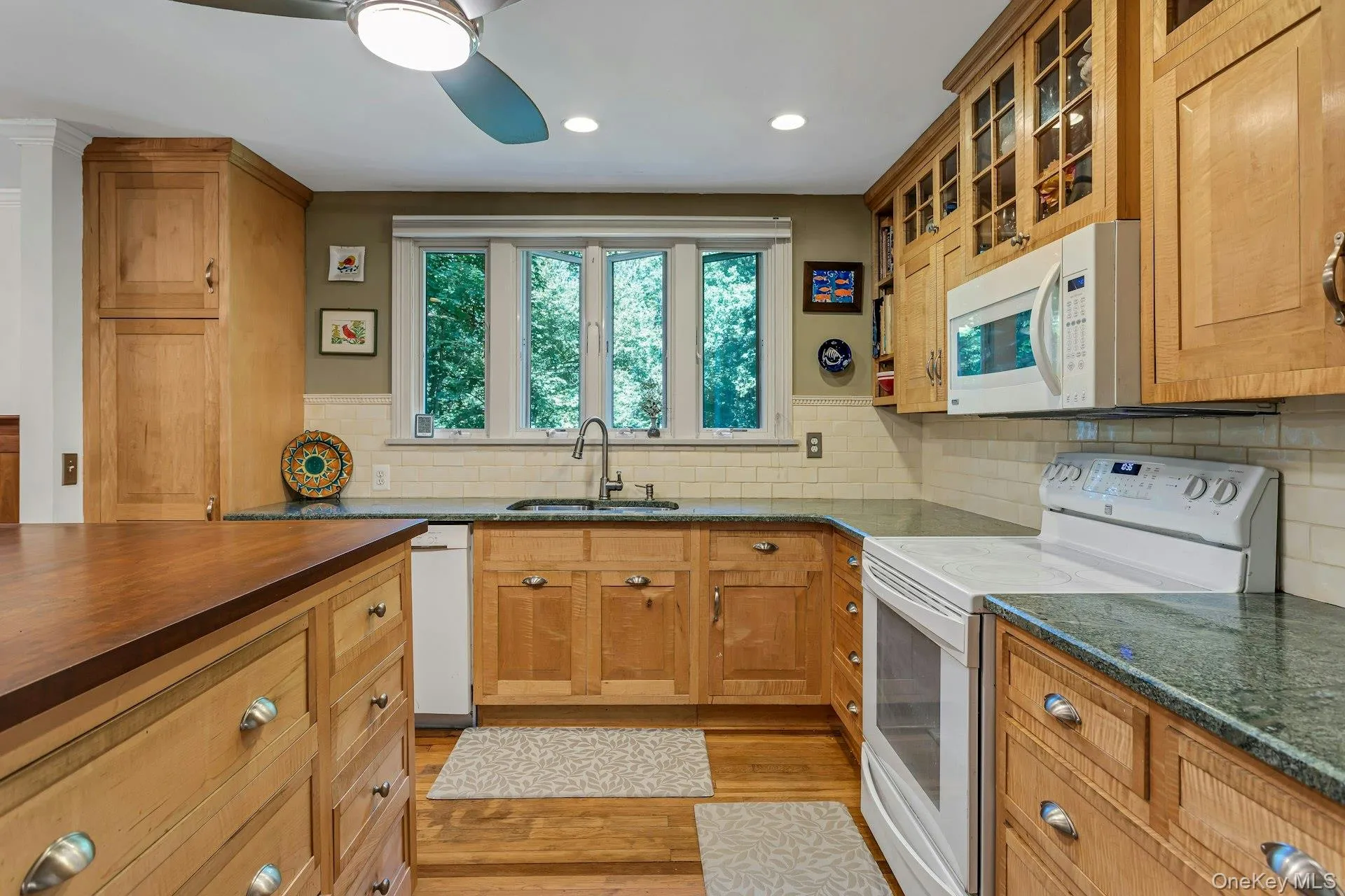 99 Lakeside Drive, Bedford, NY, 4 Bedrooms Bedrooms, 8 Rooms Rooms,2 BathroomsBathrooms,Residential,For Rent,Lakeside,0,1026527 99 Lakeside Drive, Bedford, NY, 4 Bedrooms Bedrooms, 8 Rooms Rooms,2 BathroomsBathrooms,Residential,For Rent,Lakeside,0,1026527