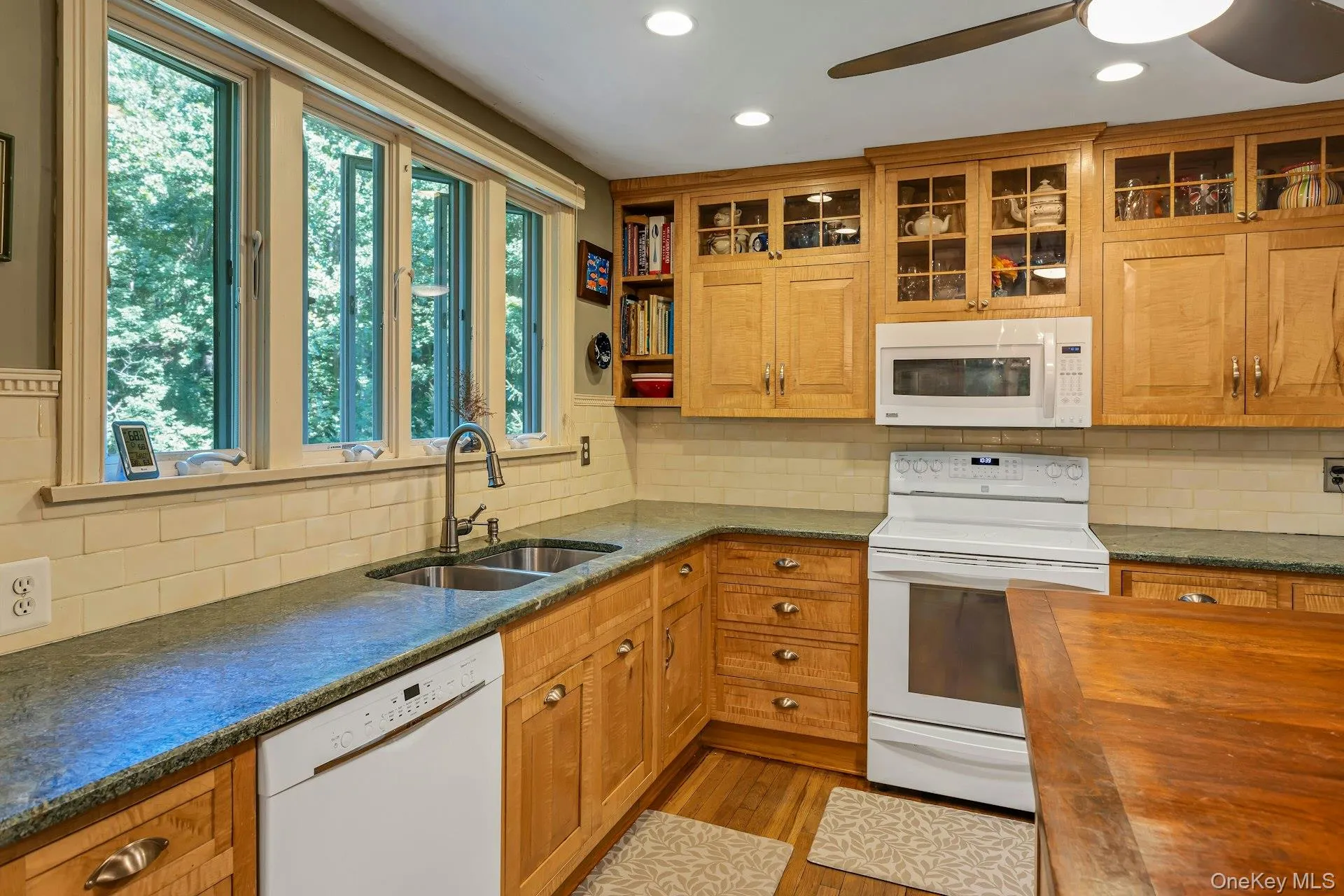 99 Lakeside Drive, Bedford, NY, 4 Bedrooms Bedrooms, 8 Rooms Rooms,2 BathroomsBathrooms,Residential,For Rent,Lakeside,0,1026527 99 Lakeside Drive, Bedford, NY, 4 Bedrooms Bedrooms, 8 Rooms Rooms,2 BathroomsBathrooms,Residential,For Rent,Lakeside,0,1026527