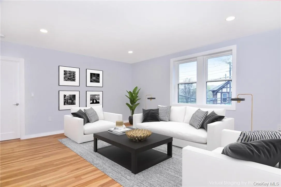 Bright and openvirtually staged Bright and openvirtually staged