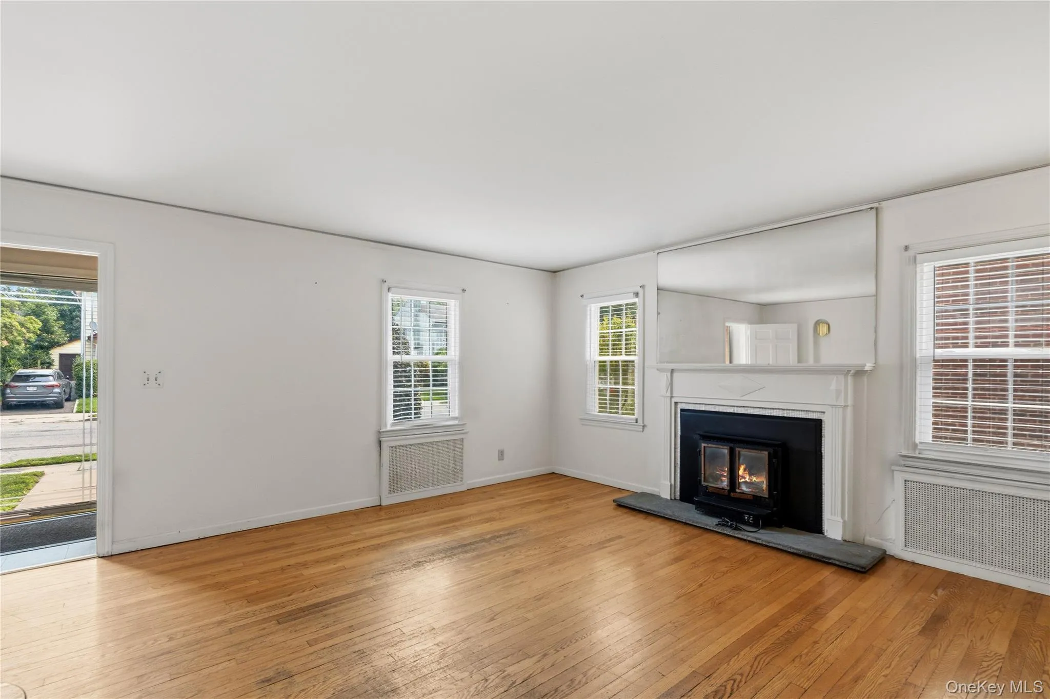 19 Chestnut Street, Glen Cove, NY, 5 Bedrooms Bedrooms, 8 Rooms Rooms,2 BathroomsBathrooms,Residential,For Rent,Chestnut,0,1026537 19 Chestnut Street, Glen Cove, NY, 5 Bedrooms Bedrooms, 8 Rooms Rooms,2 BathroomsBathrooms,Residential,For Rent,Chestnut,0,1026537