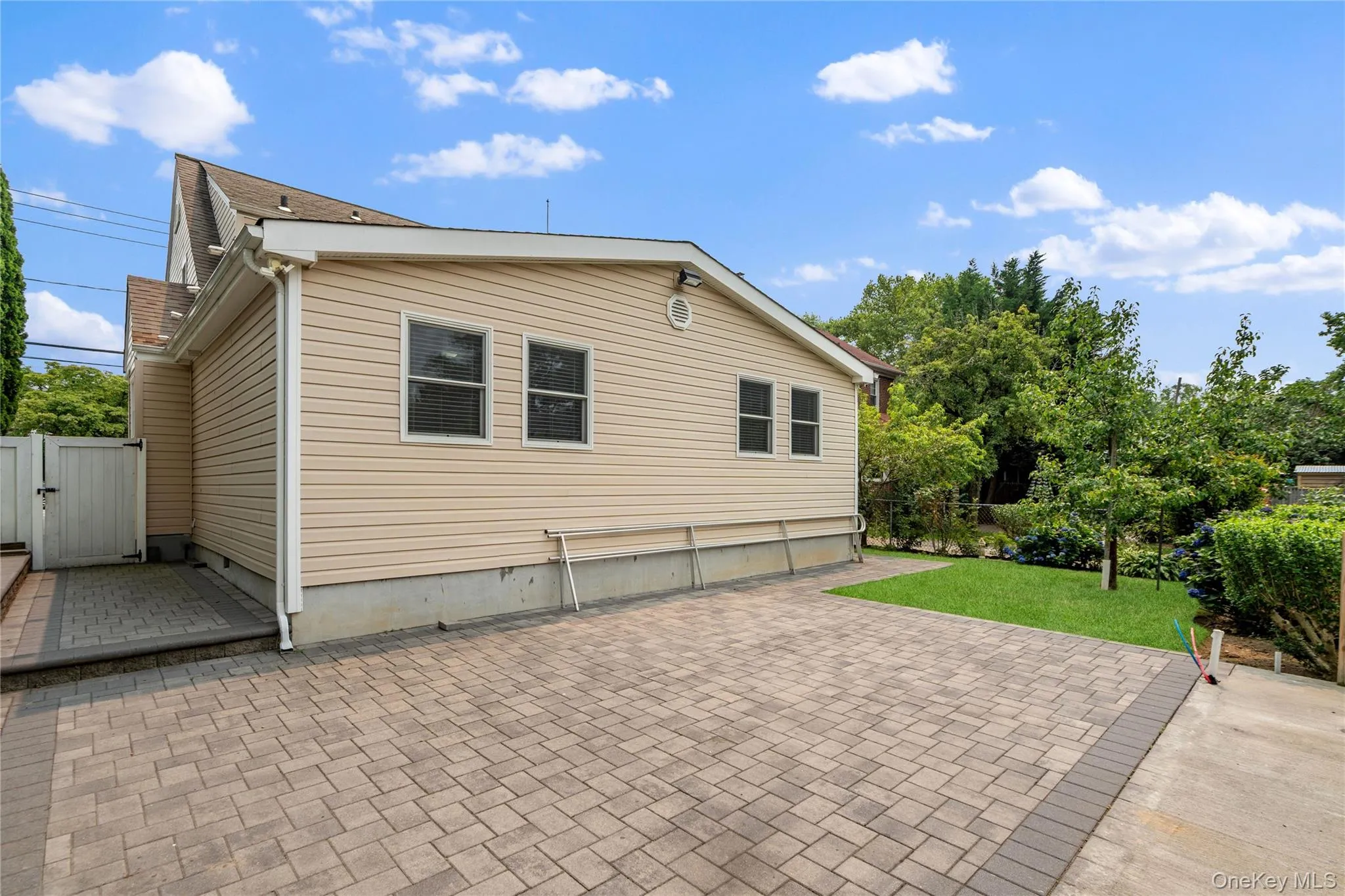 19 Chestnut Street, Glen Cove, NY, 5 Bedrooms Bedrooms, 8 Rooms Rooms,2 BathroomsBathrooms,Residential,For Rent,Chestnut,0,1026537 19 Chestnut Street, Glen Cove, NY, 5 Bedrooms Bedrooms, 8 Rooms Rooms,2 BathroomsBathrooms,Residential,For Rent,Chestnut,0,1026537
