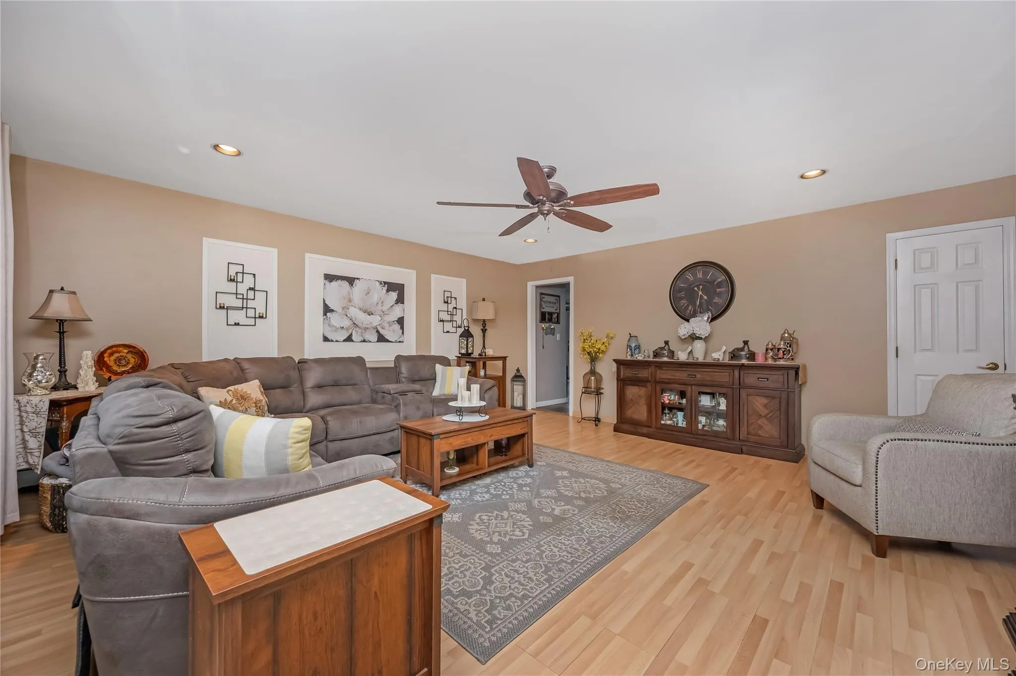 281 Thrift Street, Islip, NY, 3 Bedrooms Bedrooms, 7 Rooms Rooms,2 BathroomsBathrooms,Residential,For Rent,Thrift,0,1026543 281 Thrift Street, Islip, NY, 3 Bedrooms Bedrooms, 7 Rooms Rooms,2 BathroomsBathrooms,Residential,For Rent,Thrift,0,1026543