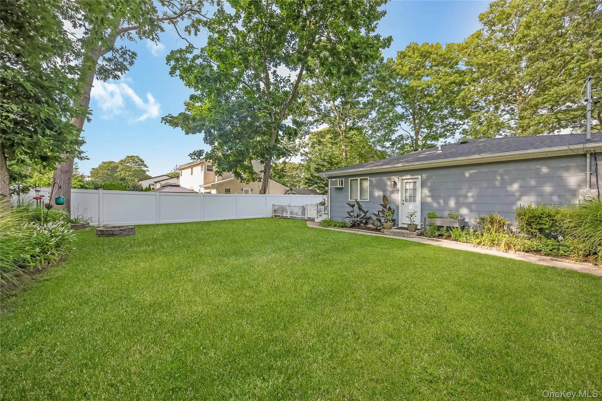 281 Thrift Street, Islip, NY, 3 Bedrooms Bedrooms, 7 Rooms Rooms,2 BathroomsBathrooms,Residential,For Rent,Thrift,0,1026543 281 Thrift Street, Islip, NY, 3 Bedrooms Bedrooms, 7 Rooms Rooms,2 BathroomsBathrooms,Residential,For Rent,Thrift,0,1026543