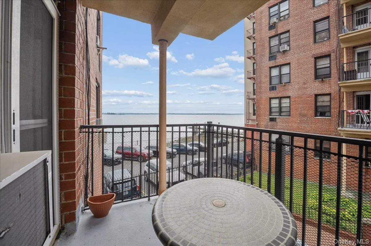 1130 Stadium Avenue, New York, NY, 2 Bedrooms Bedrooms, 6 Rooms Rooms,1 BathroomBathrooms,Residential,For Rent,Stadium,0,1026548 1130 Stadium Avenue, New York, NY, 2 Bedrooms Bedrooms, 6 Rooms Rooms,1 BathroomBathrooms,Residential,For Rent,Stadium,0,1026548