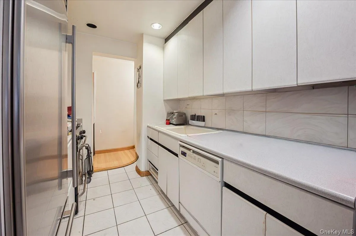 1130 Stadium Avenue, New York, NY, 2 Bedrooms Bedrooms, 6 Rooms Rooms,1 BathroomBathrooms,Residential,For Rent,Stadium,0,1026548 1130 Stadium Avenue, New York, NY, 2 Bedrooms Bedrooms, 6 Rooms Rooms,1 BathroomBathrooms,Residential,For Rent,Stadium,0,1026548