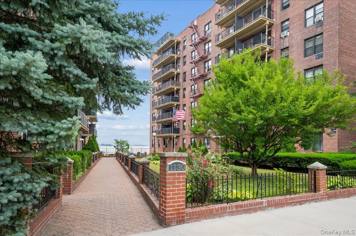 1130 Stadium Avenue, New York, NY, 2 Bedrooms Bedrooms, 6 Rooms Rooms,1 BathroomBathrooms,Residential,For Rent,Stadium,0,1026548 1130 Stadium Avenue, New York, NY, 2 Bedrooms Bedrooms, 6 Rooms Rooms,1 BathroomBathrooms,Residential,For Rent,Stadium,0,1026548