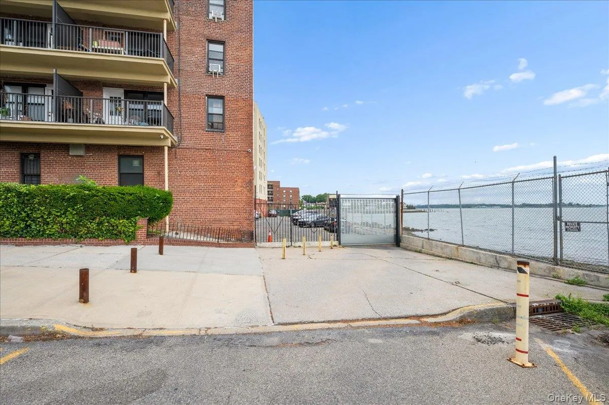 1130 Stadium Avenue, New York, NY, 2 Bedrooms Bedrooms, 6 Rooms Rooms,1 BathroomBathrooms,Residential,For Rent,Stadium,0,1026548 1130 Stadium Avenue, New York, NY, 2 Bedrooms Bedrooms, 6 Rooms Rooms,1 BathroomBathrooms,Residential,For Rent,Stadium,0,1026548