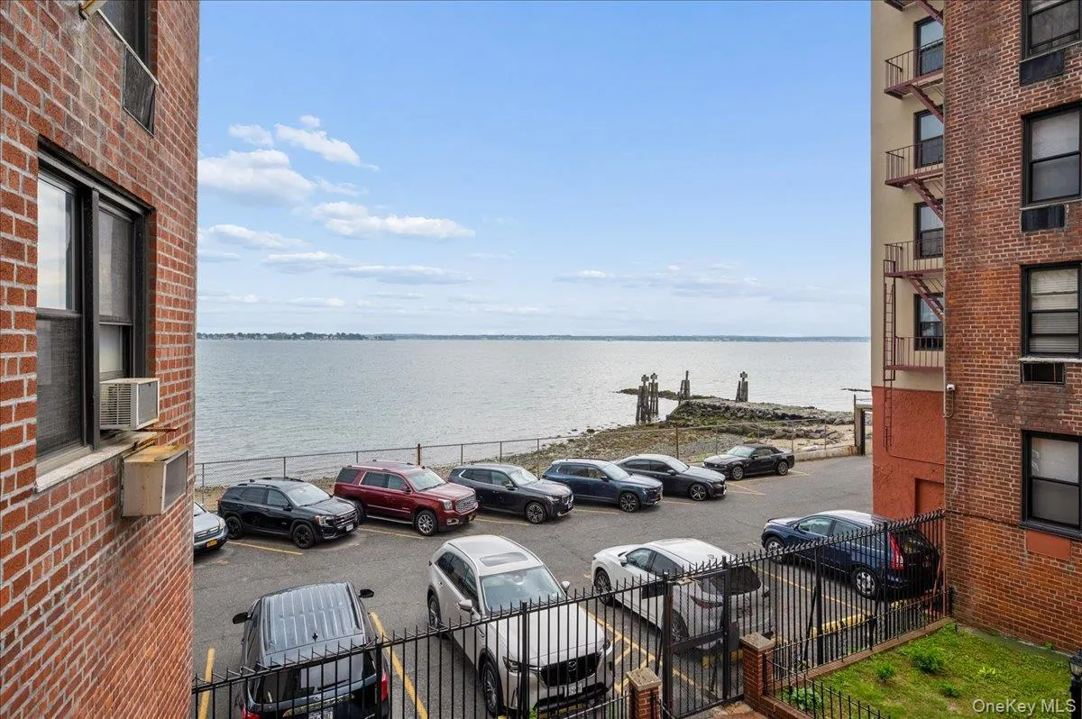 1130 Stadium Avenue, New York, NY, 2 Bedrooms Bedrooms, 6 Rooms Rooms,1 BathroomBathrooms,Residential,For Rent,Stadium,0,1026548 1130 Stadium Avenue, New York, NY, 2 Bedrooms Bedrooms, 6 Rooms Rooms,1 BathroomBathrooms,Residential,For Rent,Stadium,0,1026548