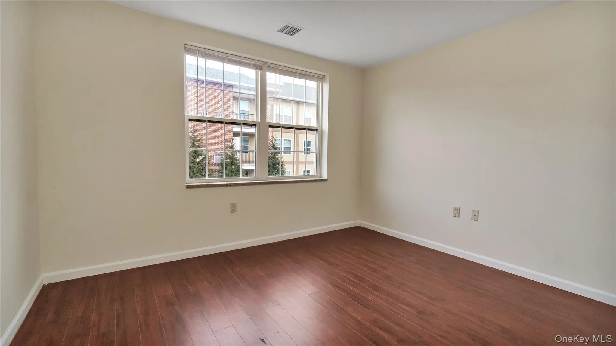 200 Carney Street, Glen Cove, NY, 2 Bedrooms Bedrooms, 3 Rooms Rooms,1 BathroomBathrooms,Residential Lease,For Rent,Carney,0,1026550 200 Carney Street, Glen Cove, NY, 2 Bedrooms Bedrooms, 3 Rooms Rooms,1 BathroomBathrooms,Residential Lease,For Rent,Carney,0,1026550
