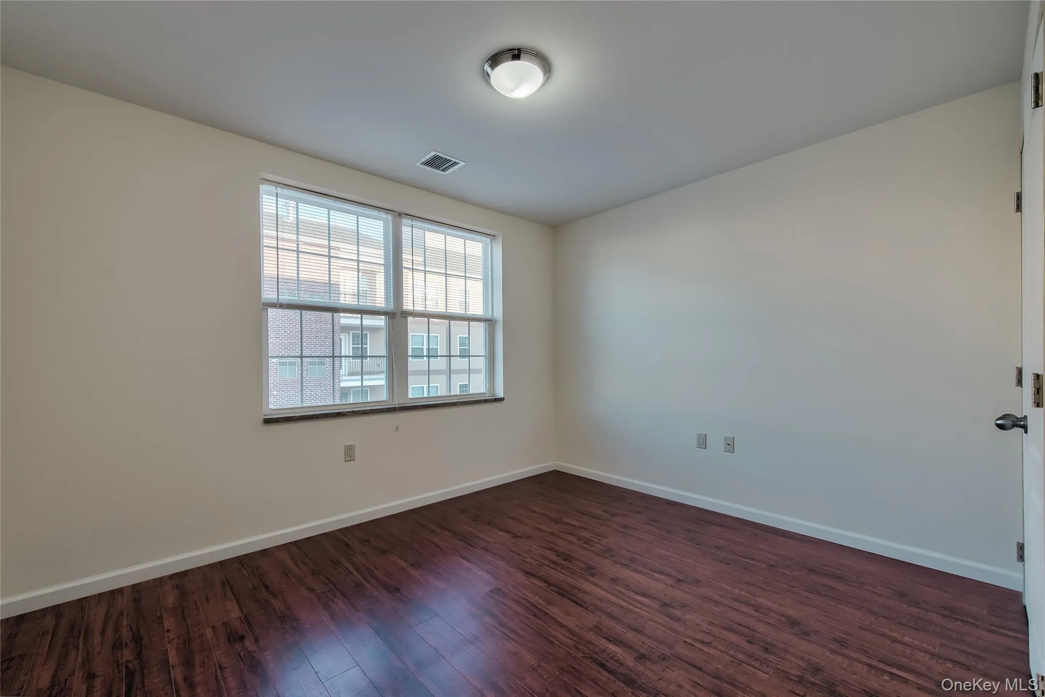 200 Carney Street, Glen Cove, NY, 2 Bedrooms Bedrooms, 3 Rooms Rooms,1 BathroomBathrooms,Residential Lease,For Rent,Carney,0,1026550 200 Carney Street, Glen Cove, NY, 2 Bedrooms Bedrooms, 3 Rooms Rooms,1 BathroomBathrooms,Residential Lease,For Rent,Carney,0,1026550