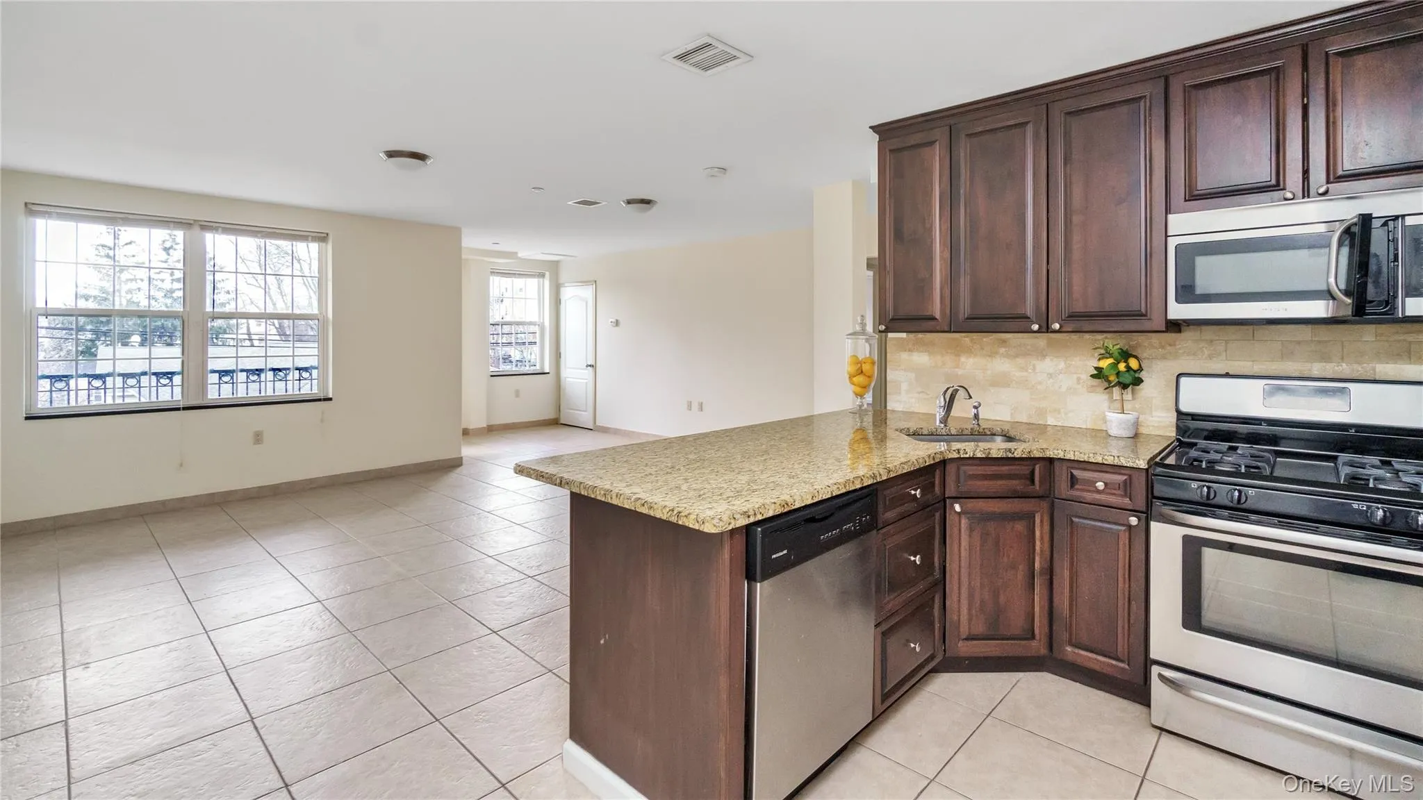 200 Carney Street, Glen Cove, NY, 2 Bedrooms Bedrooms, 3 Rooms Rooms,1 BathroomBathrooms,Residential Lease,For Rent,Carney,0,1026550 200 Carney Street, Glen Cove, NY, 2 Bedrooms Bedrooms, 3 Rooms Rooms,1 BathroomBathrooms,Residential Lease,For Rent,Carney,0,1026550