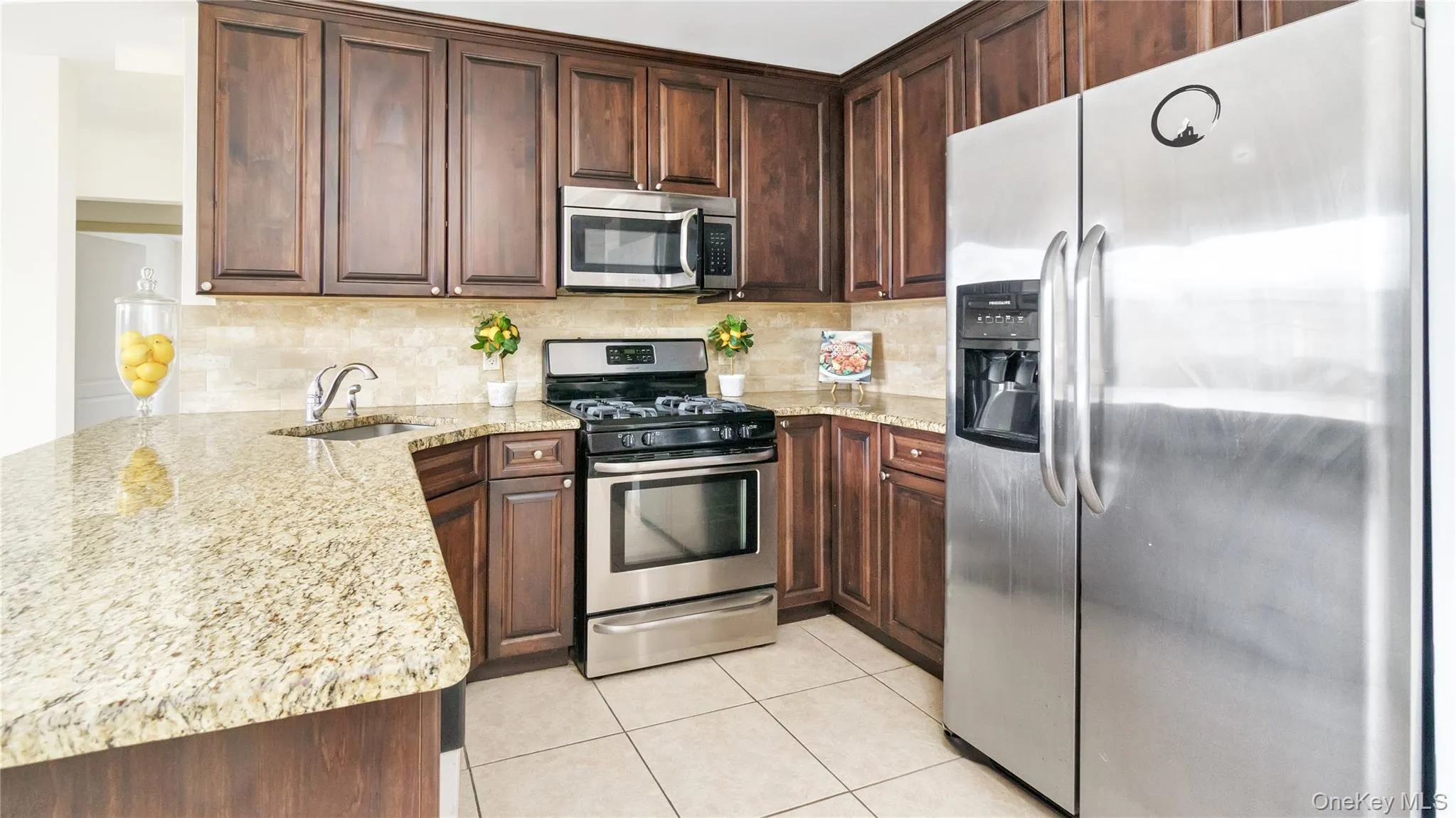 200 Carney Street, Glen Cove, NY, 2 Bedrooms Bedrooms, 3 Rooms Rooms,1 BathroomBathrooms,Residential Lease,For Rent,Carney,0,1026550 200 Carney Street, Glen Cove, NY, 2 Bedrooms Bedrooms, 3 Rooms Rooms,1 BathroomBathrooms,Residential Lease,For Rent,Carney,0,1026550