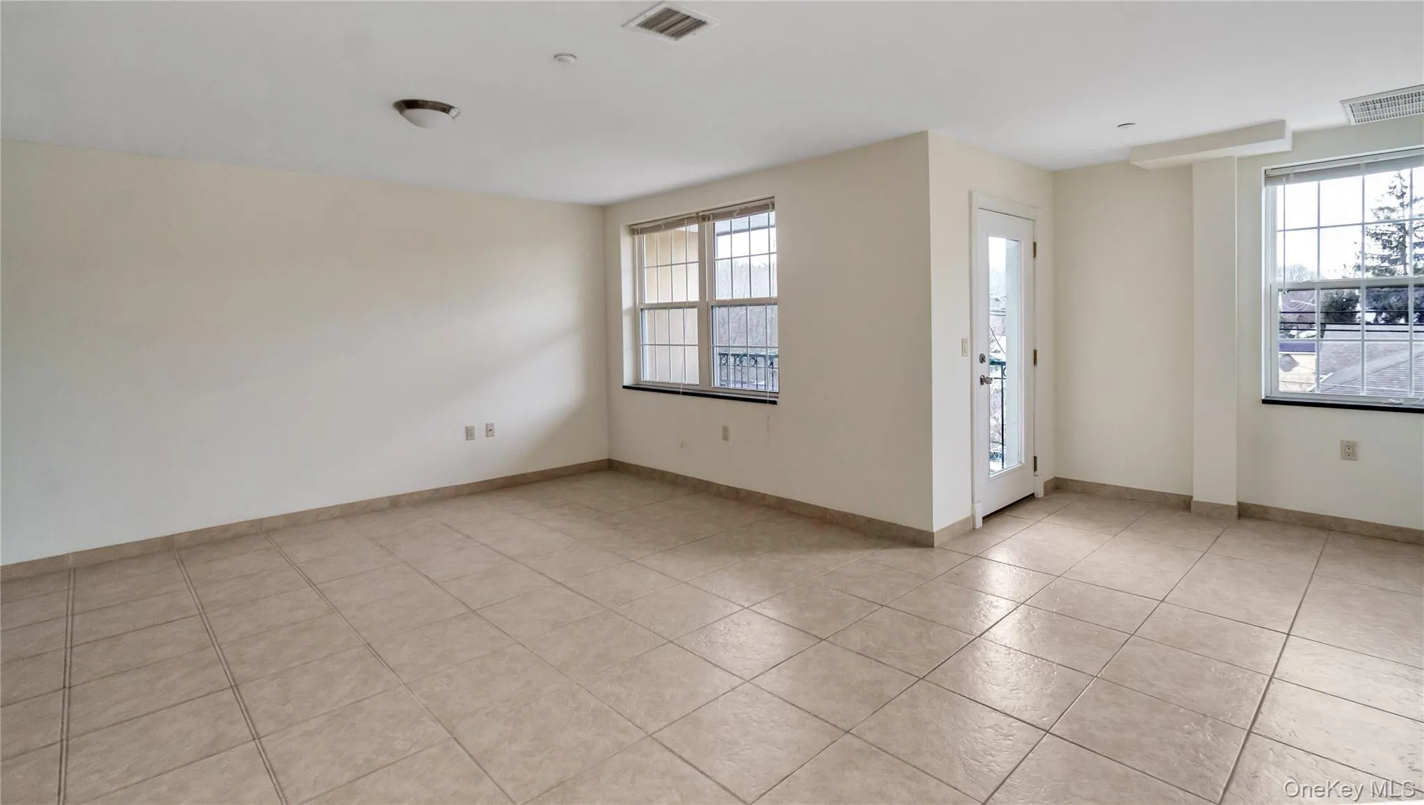 200 Carney Street, Glen Cove, NY, 2 Bedrooms Bedrooms, 3 Rooms Rooms,1 BathroomBathrooms,Residential Lease,For Rent,Carney,0,1026550 200 Carney Street, Glen Cove, NY, 2 Bedrooms Bedrooms, 3 Rooms Rooms,1 BathroomBathrooms,Residential Lease,For Rent,Carney,0,1026550