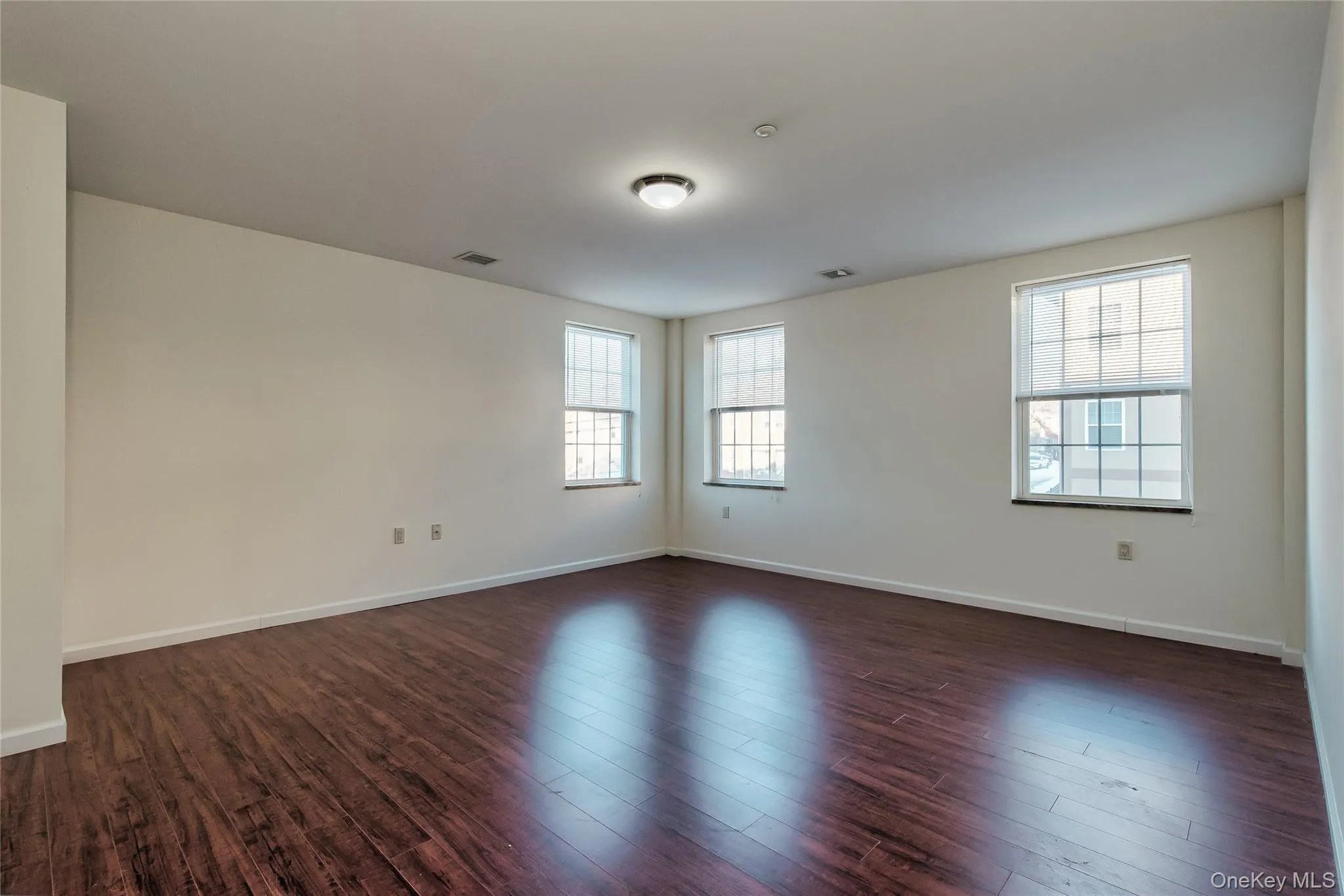 200 Carney Street, Glen Cove, NY, 2 Bedrooms Bedrooms, 3 Rooms Rooms,1 BathroomBathrooms,Residential Lease,For Rent,Carney,0,1026550 200 Carney Street, Glen Cove, NY, 2 Bedrooms Bedrooms, 3 Rooms Rooms,1 BathroomBathrooms,Residential Lease,For Rent,Carney,0,1026550