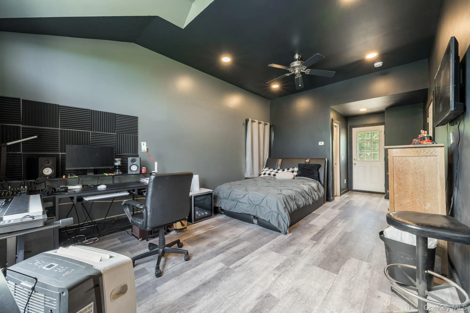 36 Balsam Drive, Brookhaven, NY, 5 Bedrooms Bedrooms, 12 Rooms Rooms,3 BathroomsBathrooms,Residential,For Rent,Balsam,0,1026556 36 Balsam Drive, Brookhaven, NY, 5 Bedrooms Bedrooms, 12 Rooms Rooms,3 BathroomsBathrooms,Residential,For Rent,Balsam,0,1026556