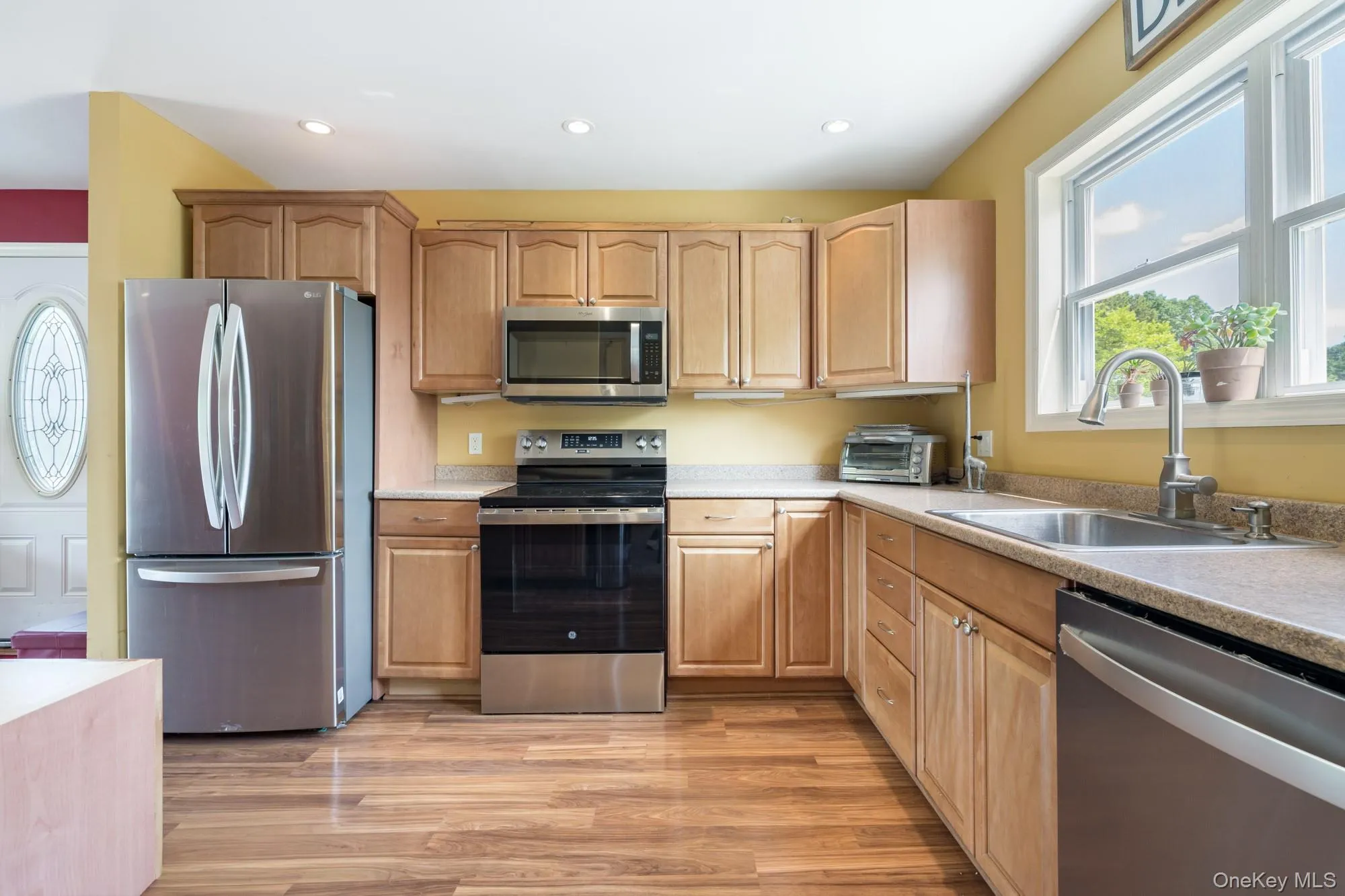 36 Balsam Drive, Brookhaven, NY, 5 Bedrooms Bedrooms, 12 Rooms Rooms,3 BathroomsBathrooms,Residential,For Rent,Balsam,0,1026556 36 Balsam Drive, Brookhaven, NY, 5 Bedrooms Bedrooms, 12 Rooms Rooms,3 BathroomsBathrooms,Residential,For Rent,Balsam,0,1026556