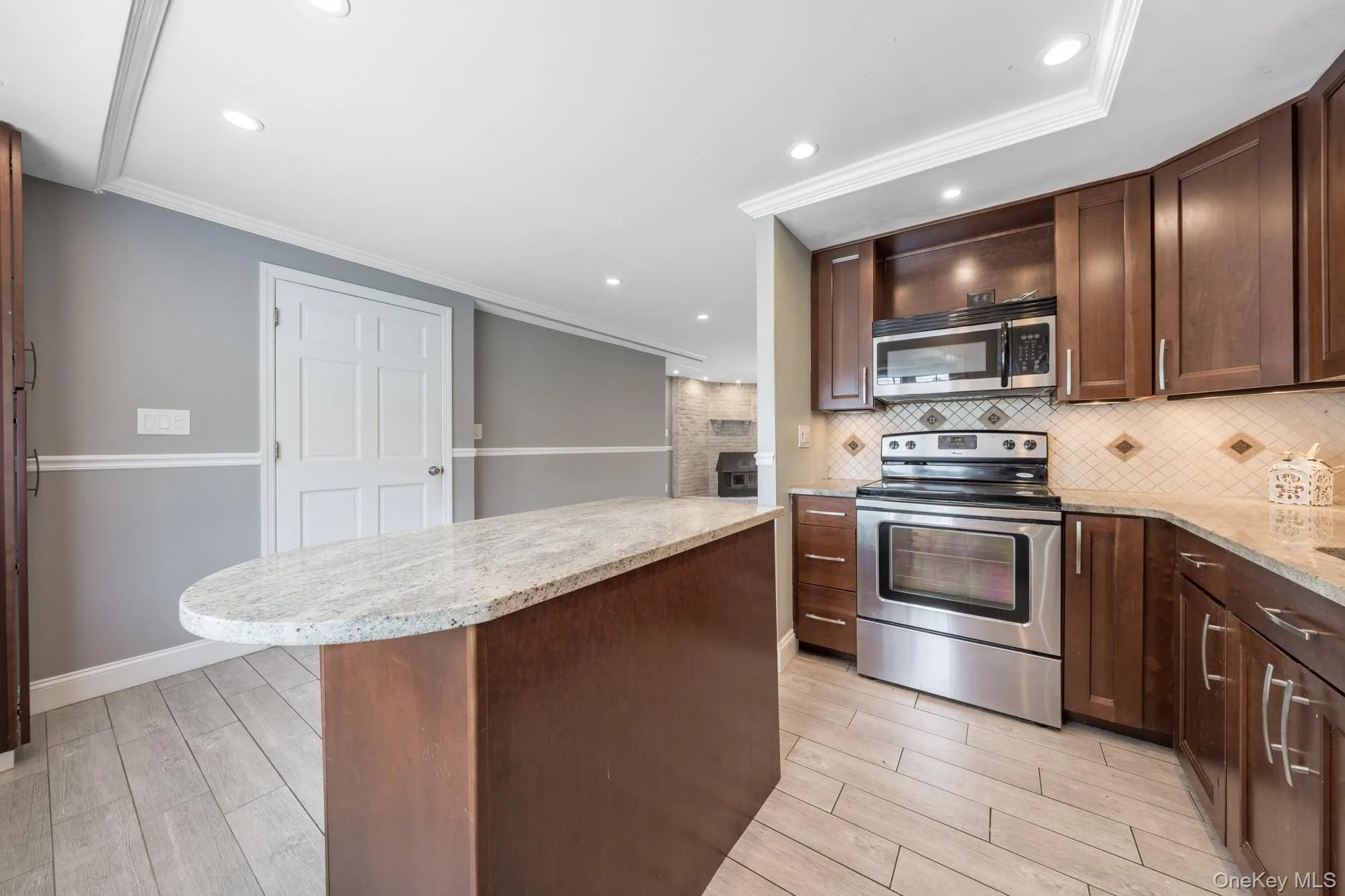 36 Balsam Drive, Brookhaven, NY, 5 Bedrooms Bedrooms, 12 Rooms Rooms,3 BathroomsBathrooms,Residential,For Rent,Balsam,0,1026556 36 Balsam Drive, Brookhaven, NY, 5 Bedrooms Bedrooms, 12 Rooms Rooms,3 BathroomsBathrooms,Residential,For Rent,Balsam,0,1026556