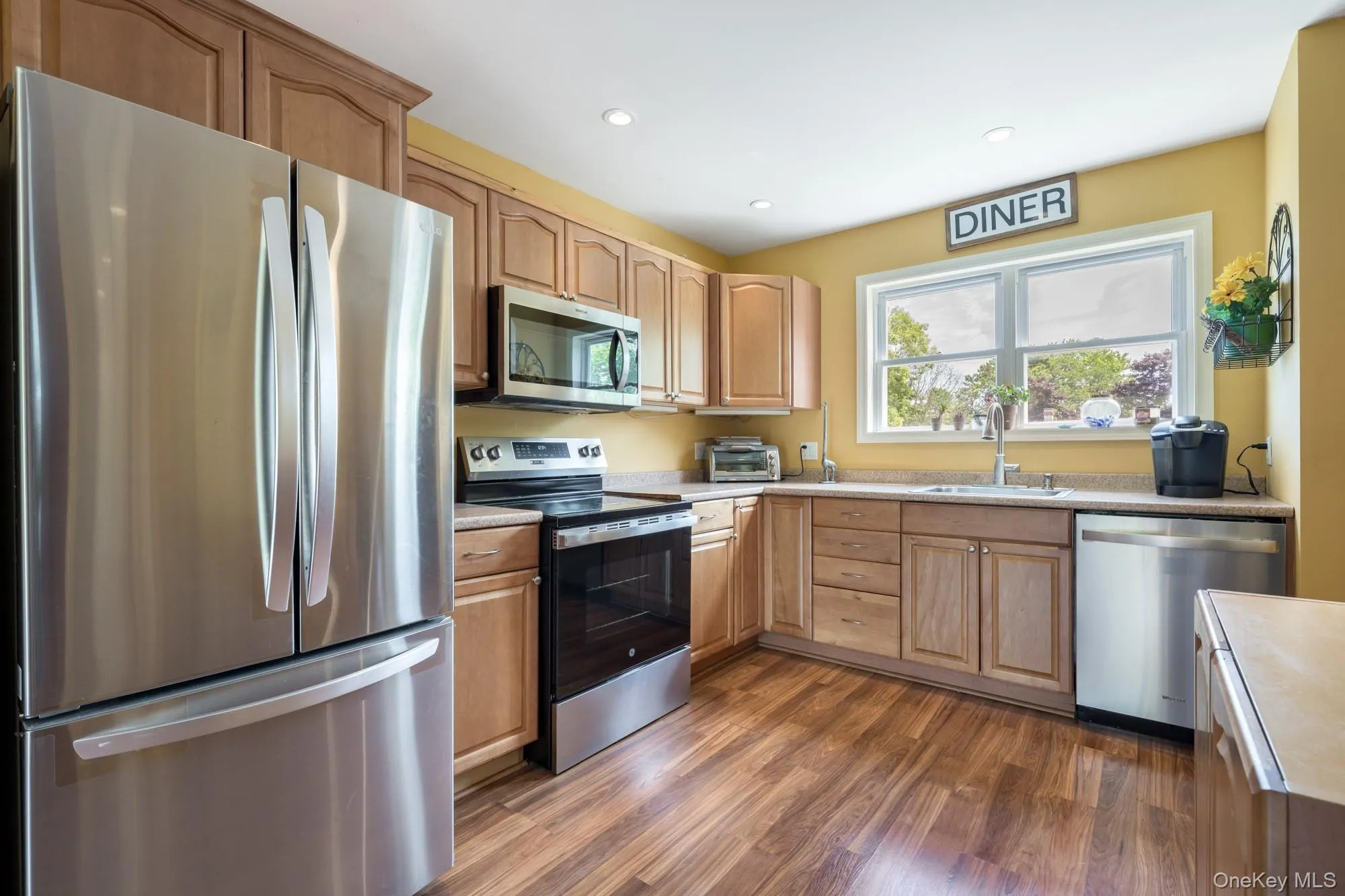 36 Balsam Drive, Brookhaven, NY, 5 Bedrooms Bedrooms, 12 Rooms Rooms,3 BathroomsBathrooms,Residential,For Rent,Balsam,0,1026556 36 Balsam Drive, Brookhaven, NY, 5 Bedrooms Bedrooms, 12 Rooms Rooms,3 BathroomsBathrooms,Residential,For Rent,Balsam,0,1026556