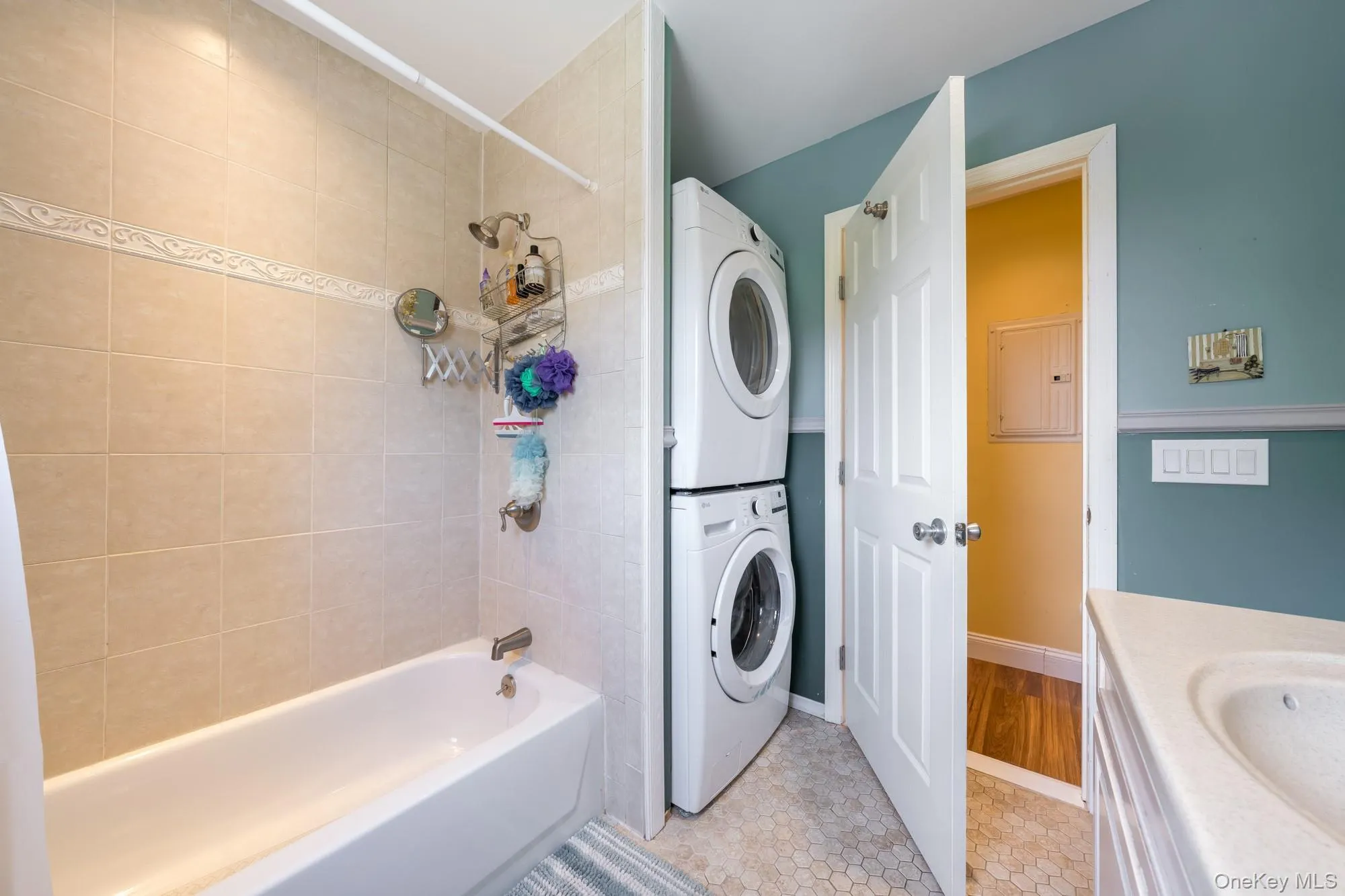 36 Balsam Drive, Brookhaven, NY, 5 Bedrooms Bedrooms, 12 Rooms Rooms,3 BathroomsBathrooms,Residential,For Rent,Balsam,0,1026556 36 Balsam Drive, Brookhaven, NY, 5 Bedrooms Bedrooms, 12 Rooms Rooms,3 BathroomsBathrooms,Residential,For Rent,Balsam,0,1026556
