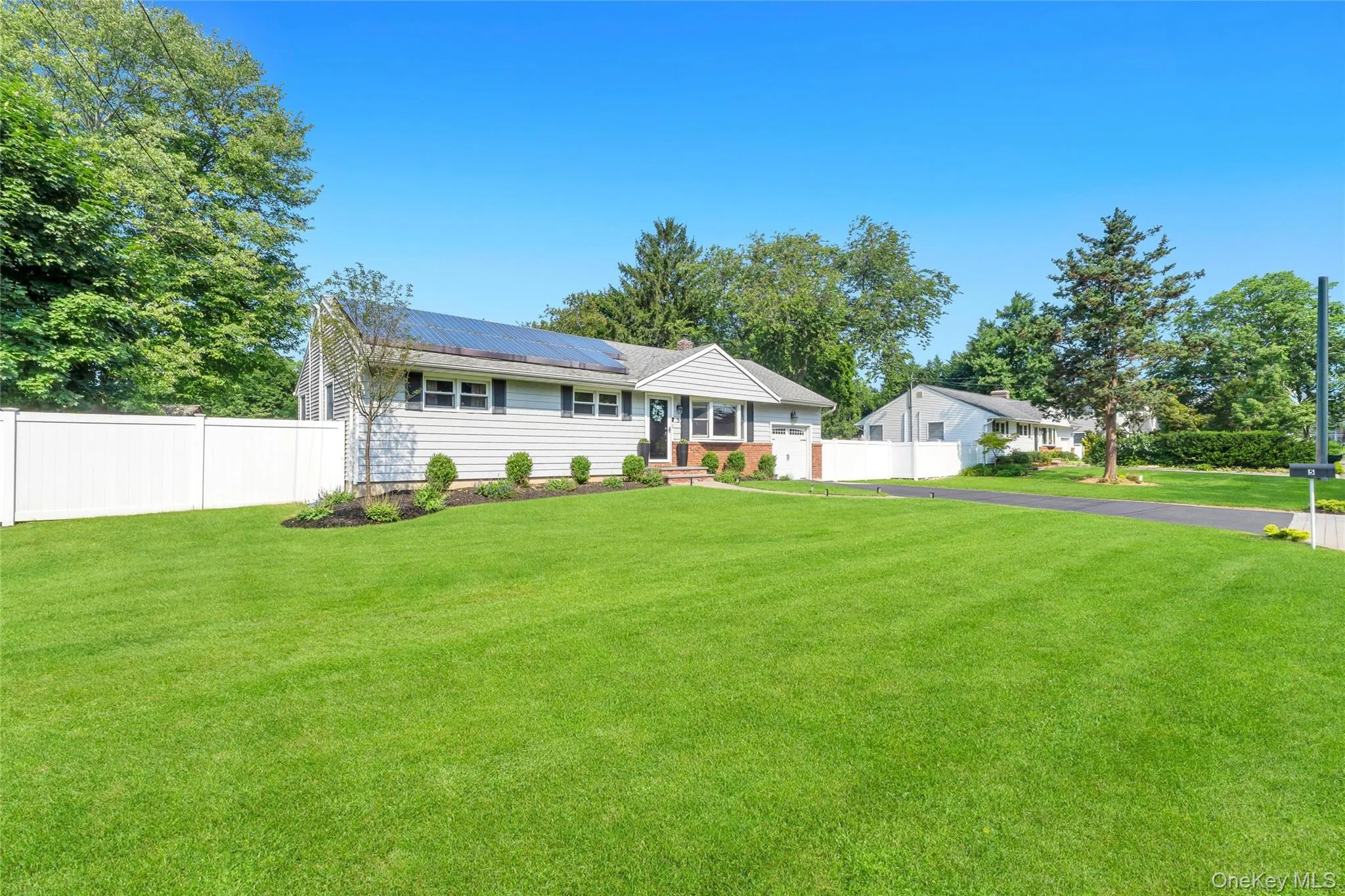 5 Shaftsbury Lane, Huntington, NY, 3 Bedrooms Bedrooms, 6 Rooms Rooms,2 BathroomsBathrooms,Residential,For Rent,Shaftsbury,0,1026564 5 Shaftsbury Lane, Huntington, NY, 3 Bedrooms Bedrooms, 6 Rooms Rooms,2 BathroomsBathrooms,Residential,For Rent,Shaftsbury,0,1026564