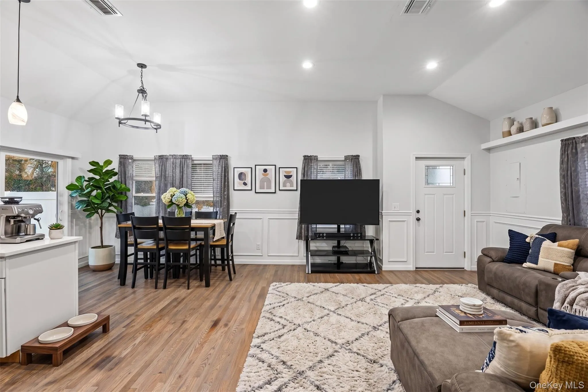20 Cedar Road, Brookhaven, NY, 3 Bedrooms Bedrooms, 6 Rooms Rooms,1 BathroomBathrooms,Residential,For Rent,Cedar,0,1026566 20 Cedar Road, Brookhaven, NY, 3 Bedrooms Bedrooms, 6 Rooms Rooms,1 BathroomBathrooms,Residential,For Rent,Cedar,0,1026566