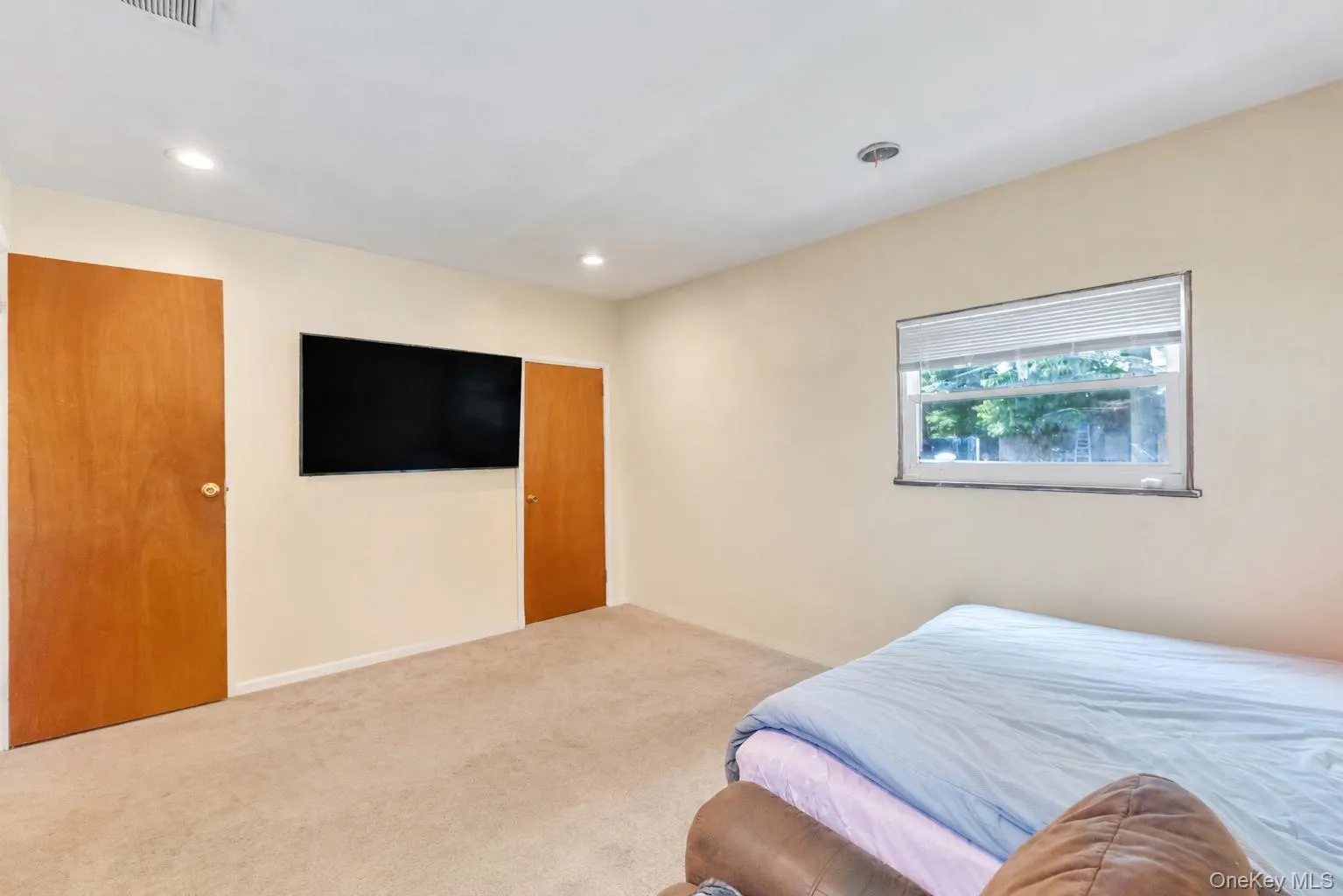 437 Commack Road, Islip, NY, 3 Bedrooms Bedrooms, 7 Rooms Rooms,1 BathroomBathrooms,Residential,For Rent,Commack,0,1026573 437 Commack Road, Islip, NY, 3 Bedrooms Bedrooms, 7 Rooms Rooms,1 BathroomBathrooms,Residential,For Rent,Commack,0,1026573