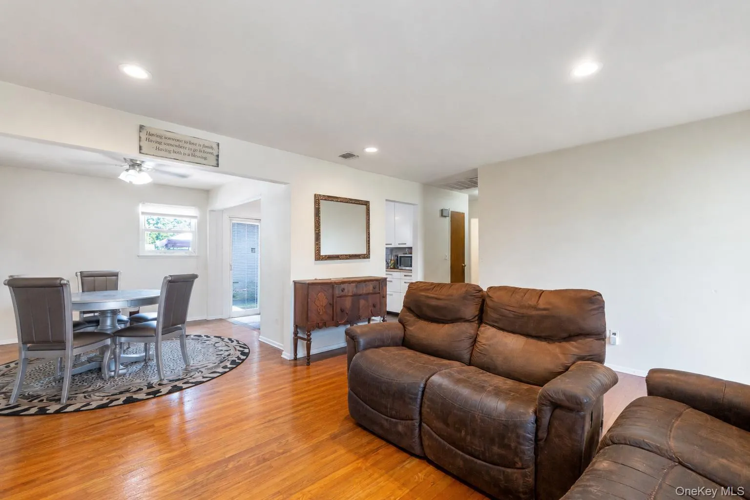 437 Commack Road, Islip, NY, 3 Bedrooms Bedrooms, 7 Rooms Rooms,1 BathroomBathrooms,Residential,For Rent,Commack,0,1026573 437 Commack Road, Islip, NY, 3 Bedrooms Bedrooms, 7 Rooms Rooms,1 BathroomBathrooms,Residential,For Rent,Commack,0,1026573