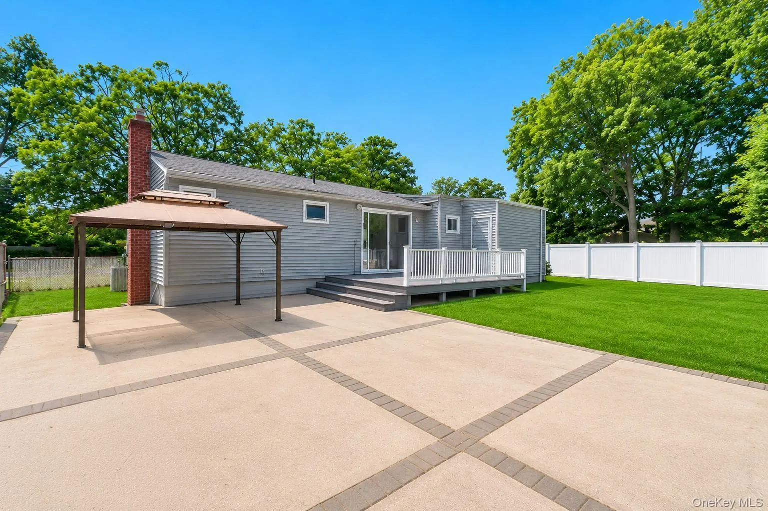 437 Commack Road, Islip, NY, 3 Bedrooms Bedrooms, 7 Rooms Rooms,1 BathroomBathrooms,Residential,For Rent,Commack,0,1026573 437 Commack Road, Islip, NY, 3 Bedrooms Bedrooms, 7 Rooms Rooms,1 BathroomBathrooms,Residential,For Rent,Commack,0,1026573