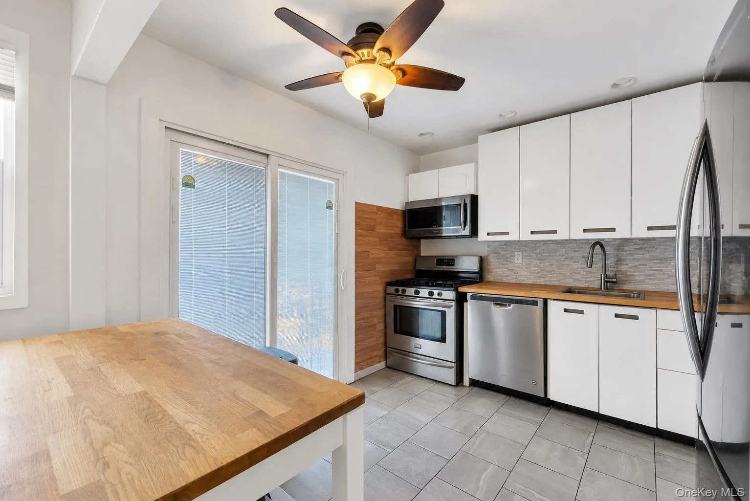 437 Commack Road, Islip, NY, 3 Bedrooms Bedrooms, 7 Rooms Rooms,1 BathroomBathrooms,Residential,For Rent,Commack,0,1026573 437 Commack Road, Islip, NY, 3 Bedrooms Bedrooms, 7 Rooms Rooms,1 BathroomBathrooms,Residential,For Rent,Commack,0,1026573